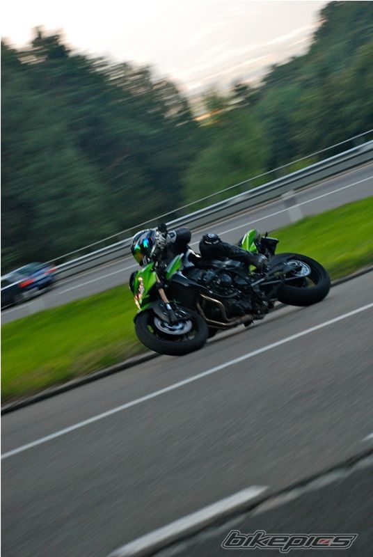 2011 KAWASAKI Z 750 R | Picture 2238918 motorcycle photo