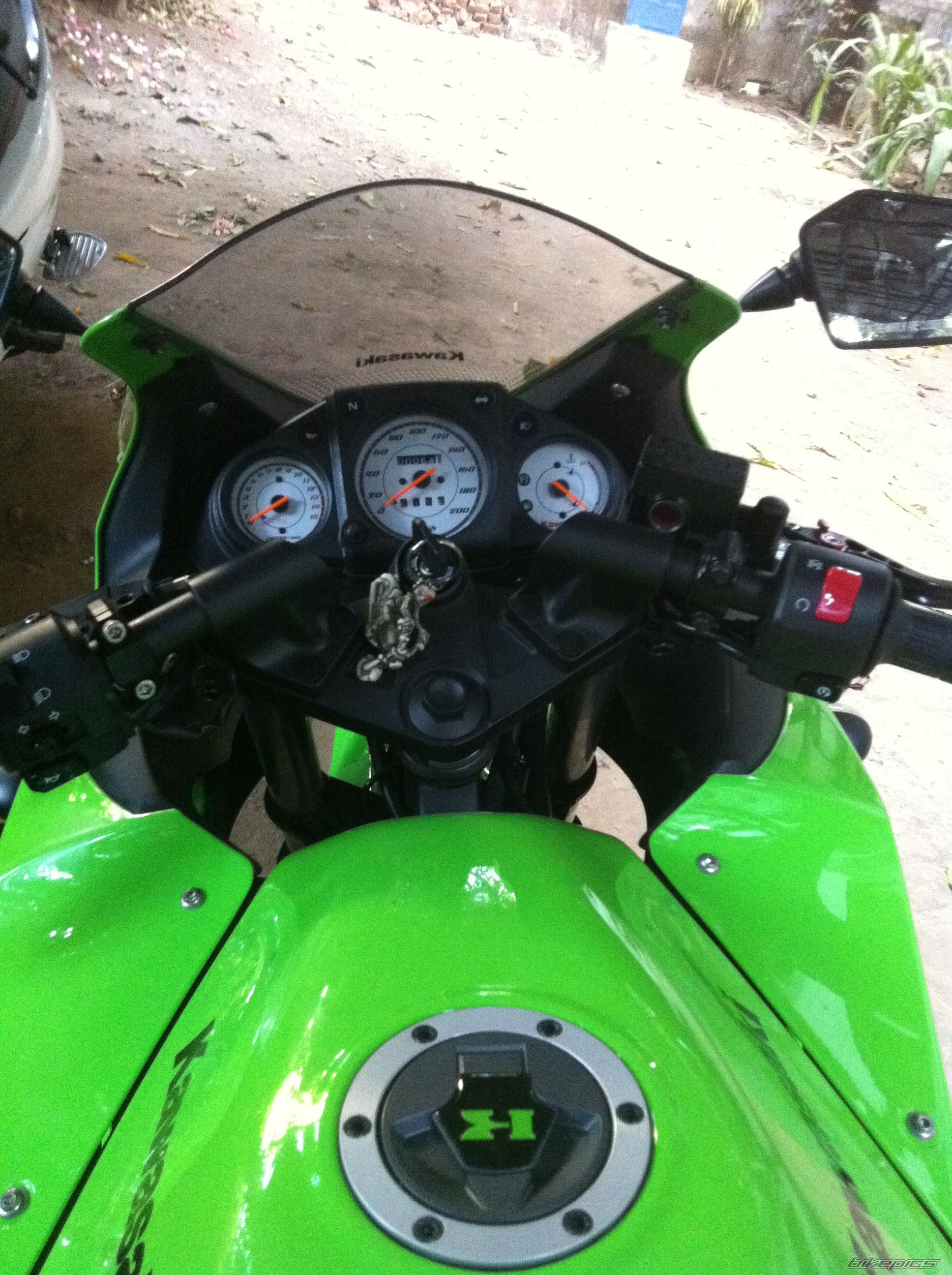 2011 KAWASAKI NINJA 250R | Picture 2239100 motorcycle photo