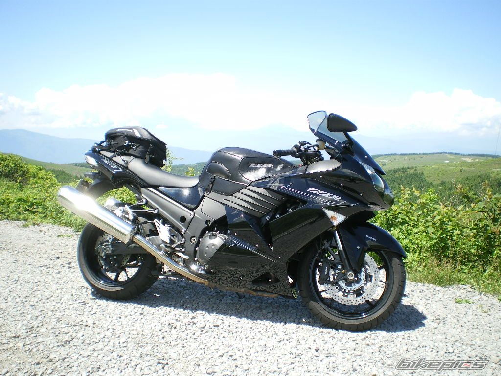 2011 KAWASAKI ZZR 1400 | Picture 2239330 motorcycle photo