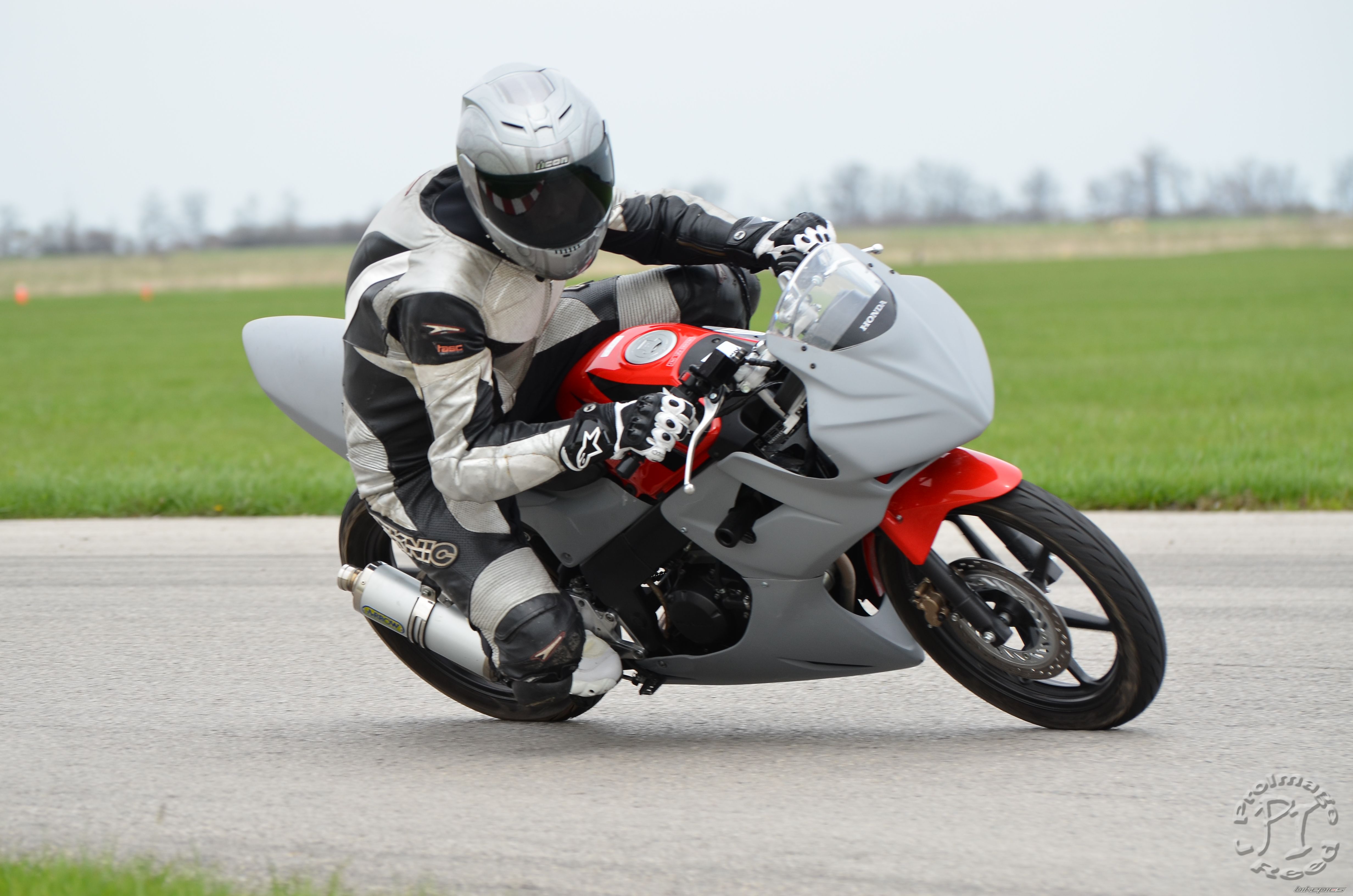 2010 HONDA CBR 125 | Picture 2240314 motorcycle photo