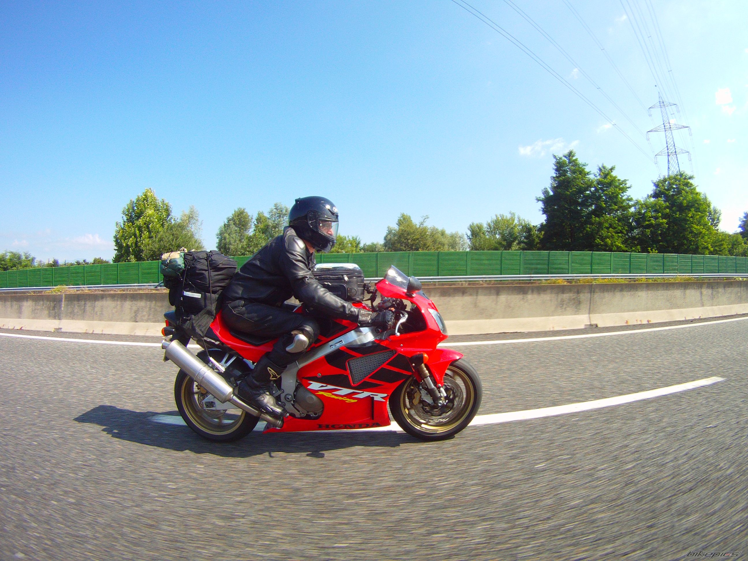 2000 HONDA VTR 1000 SP1 | Picture 2240860 motorcycle photo