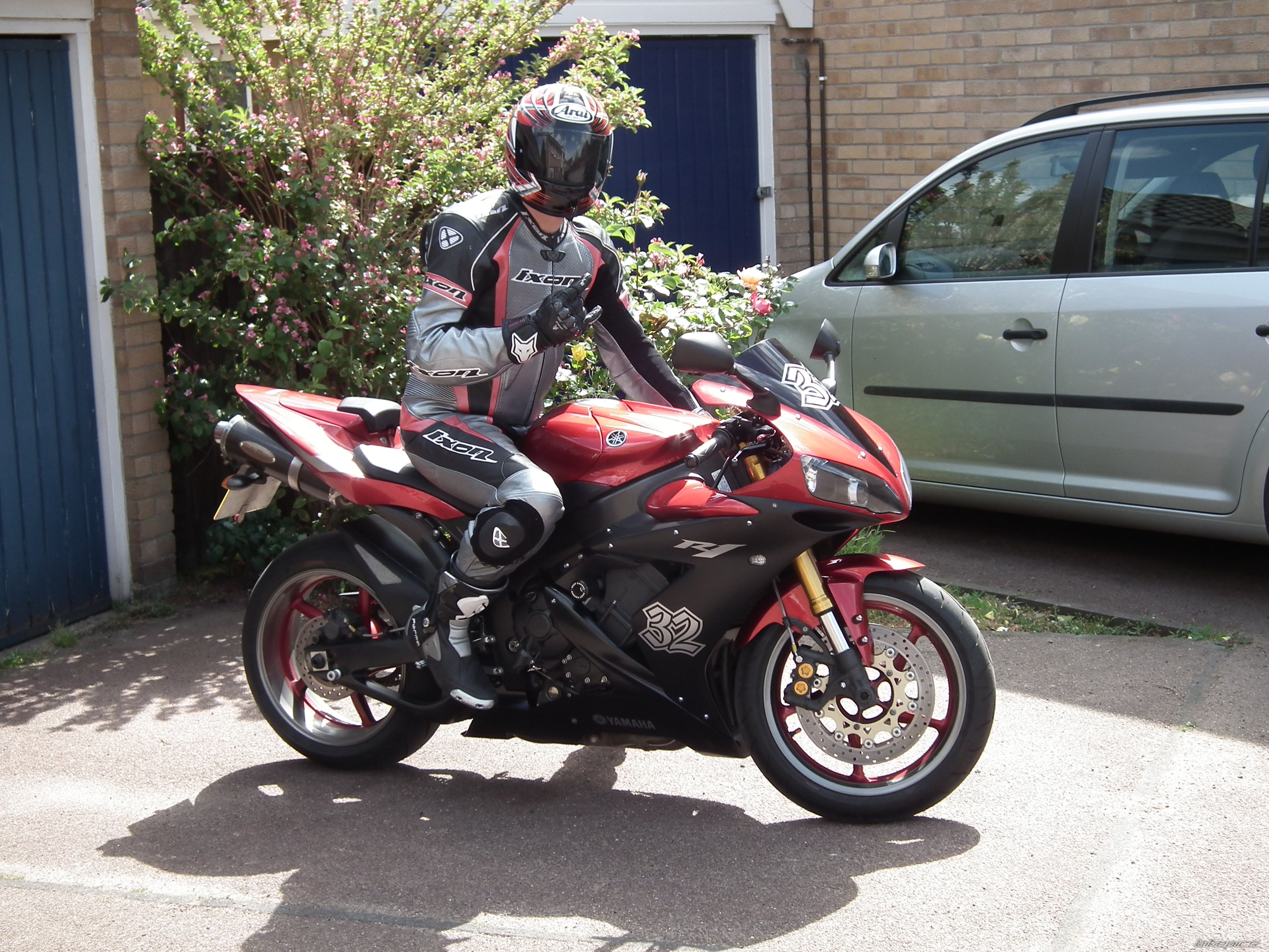 2006 YAMAHA YZF R1 | Picture 2241777 motorcycle photo
