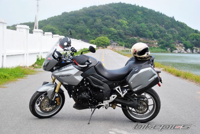 2007 TRIUMPH TIGER 1050 | Picture 2243553 motorcycle photo