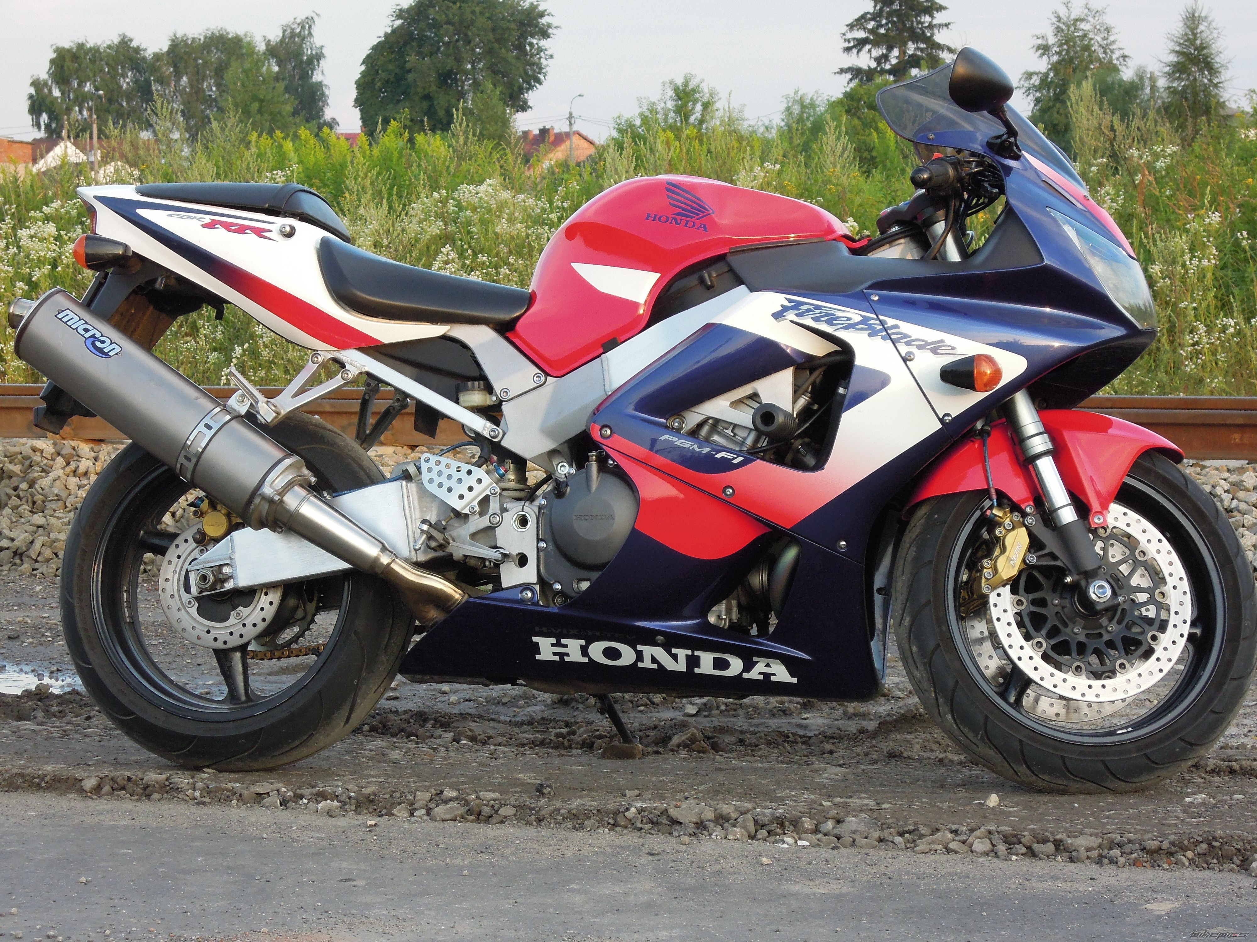 2000 HONDA CBR 900 | Picture 2245608 motorcycle photo