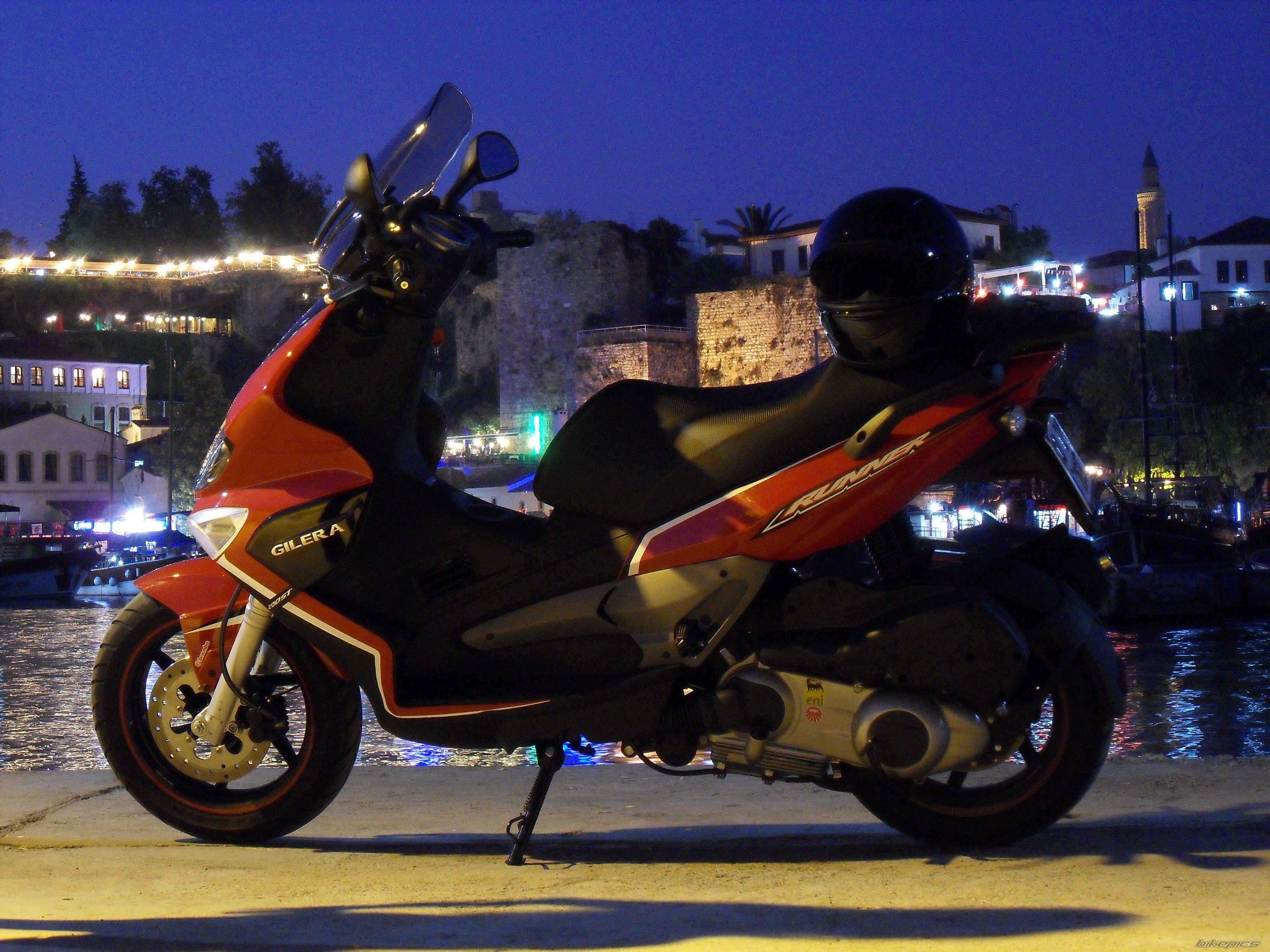 2011 GILERA RUNNER 200 VXR | Picture 2248719 motorcycle photo