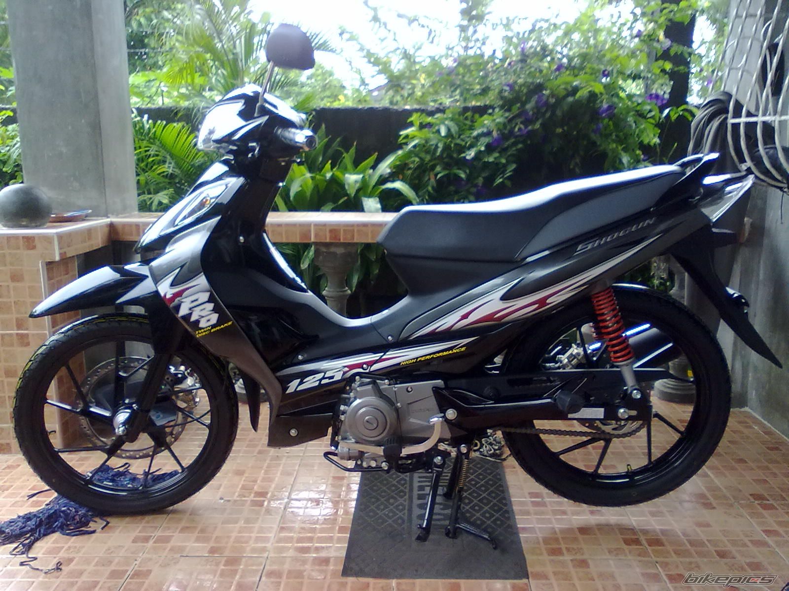 2010 SUZUKI SHOGUN PRO125 | Picture 2253228 motorcycle photo