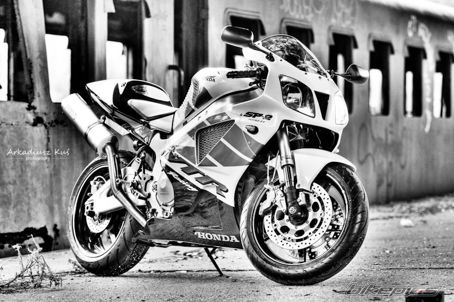 2003 HONDA VTR 1000 SP2 | Picture 2257845 motorcycle photo