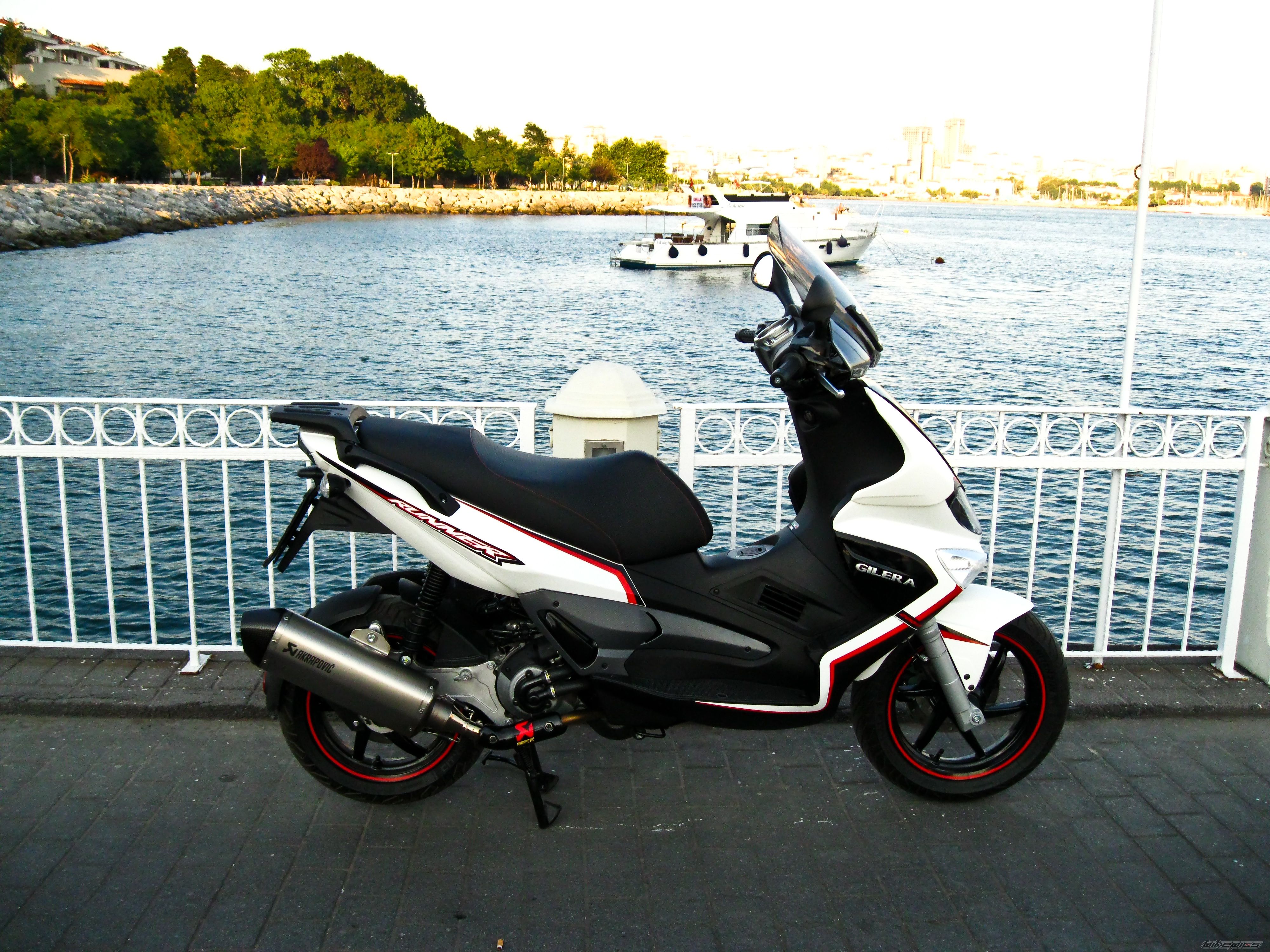 2011 GILERA RUNNER ST 200 | Picture 2258910 motorcycle photo