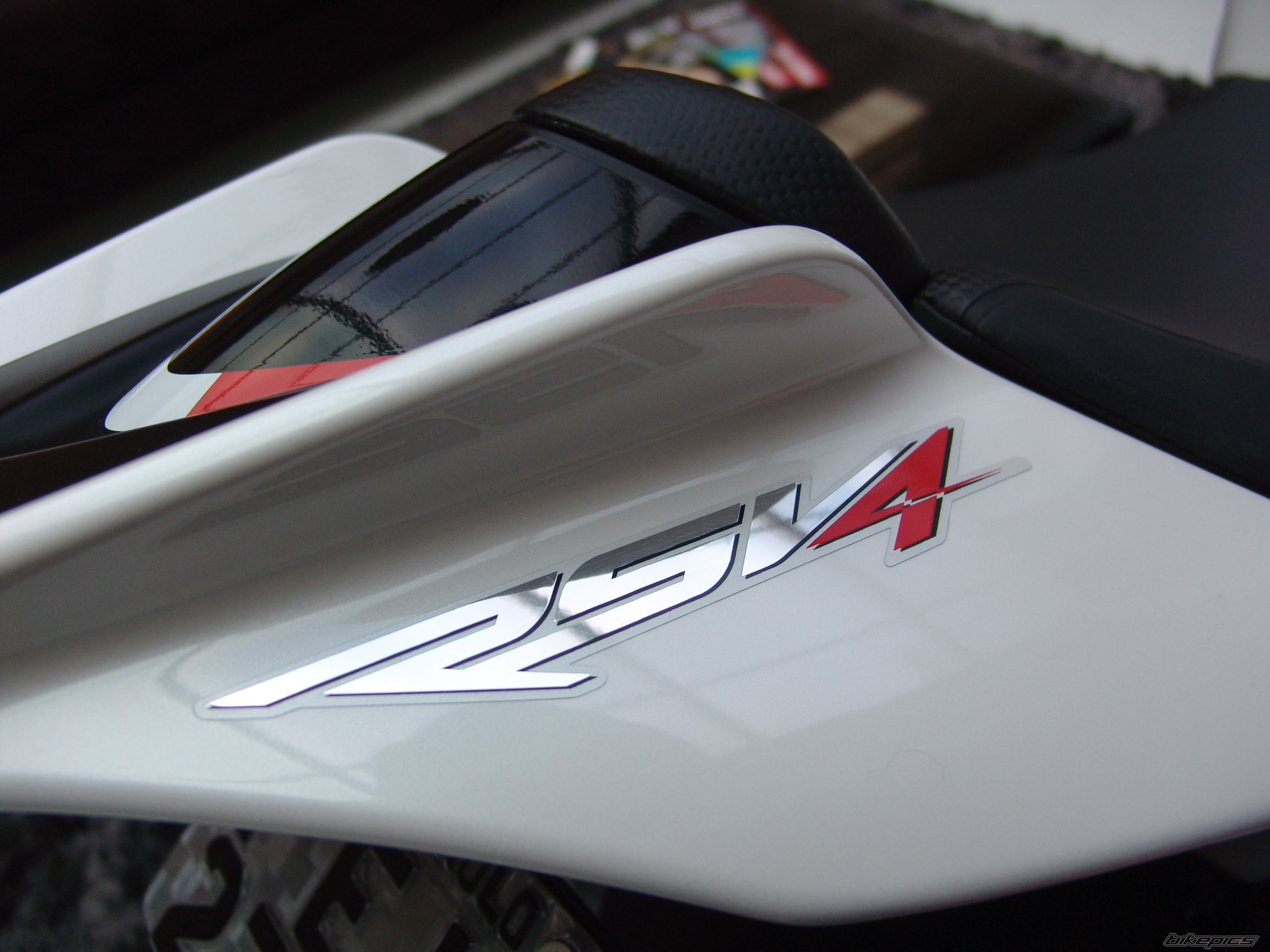 2011 APRILIA RSV4 | Picture 2259256 motorcycle photo