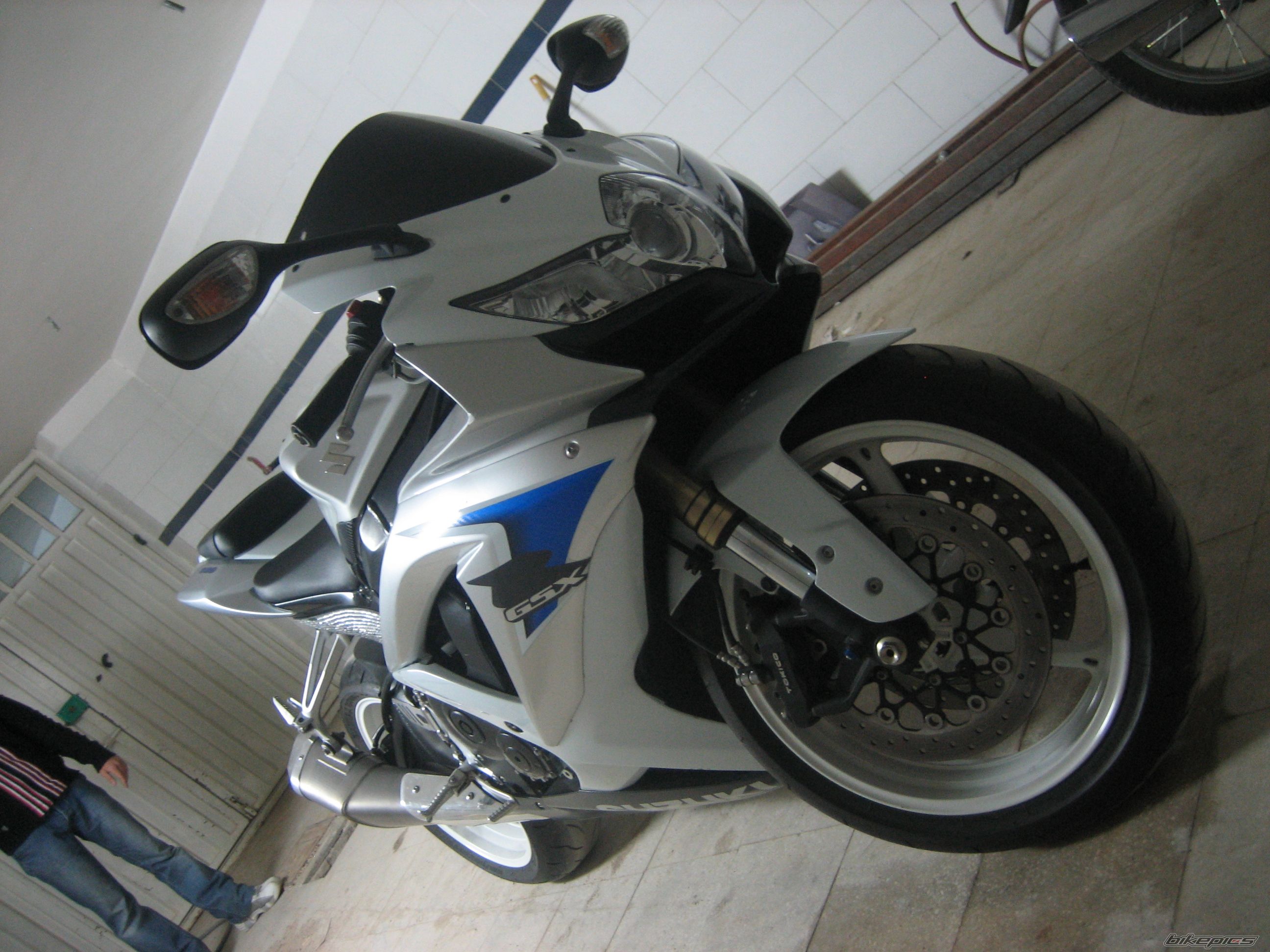 2009 SUZUKI GSX R 600 | Picture 2260125 motorcycle photo