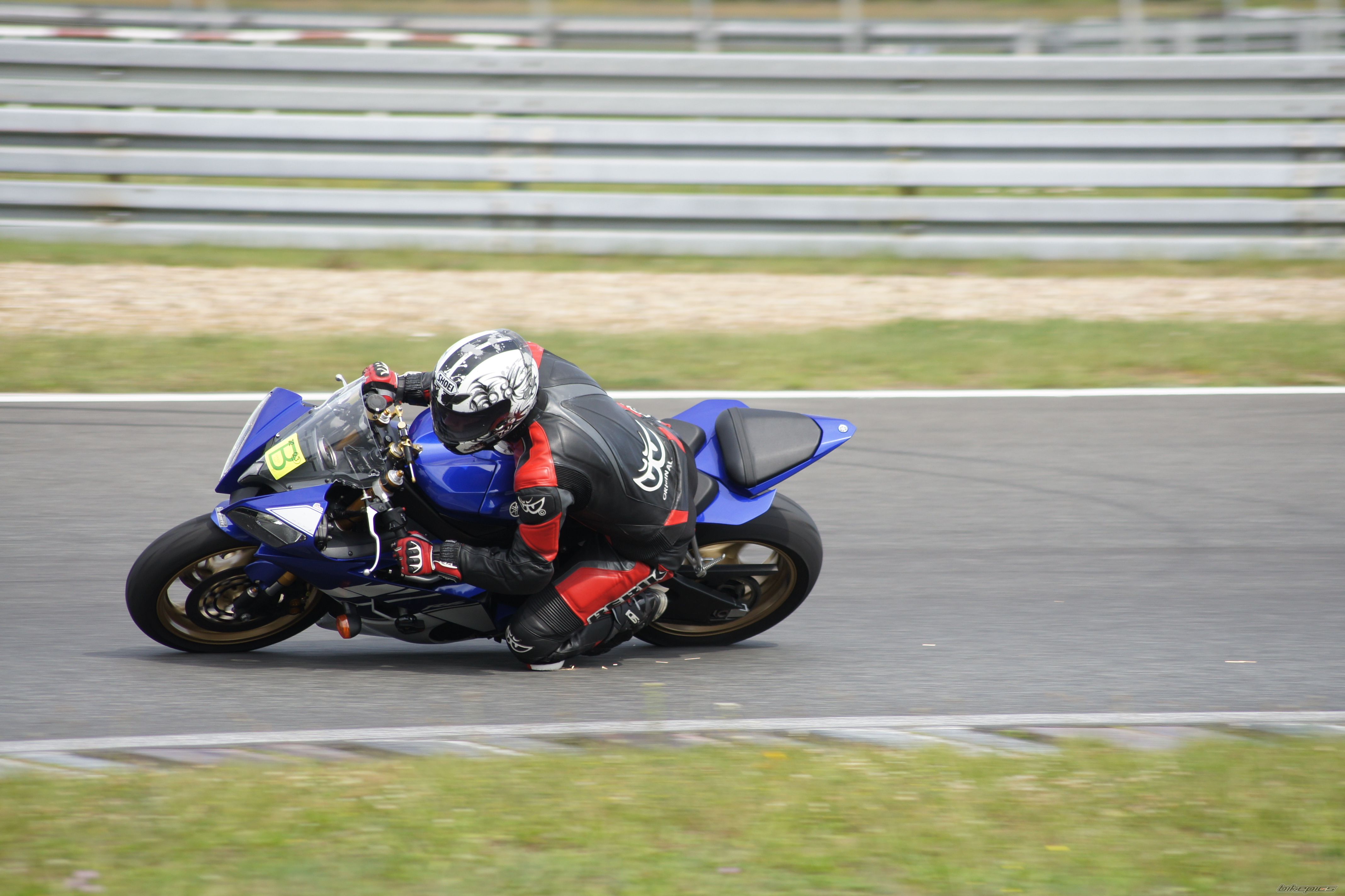 2010 YAMAHA YZF R6 | Picture 2262589 motorcycle photo