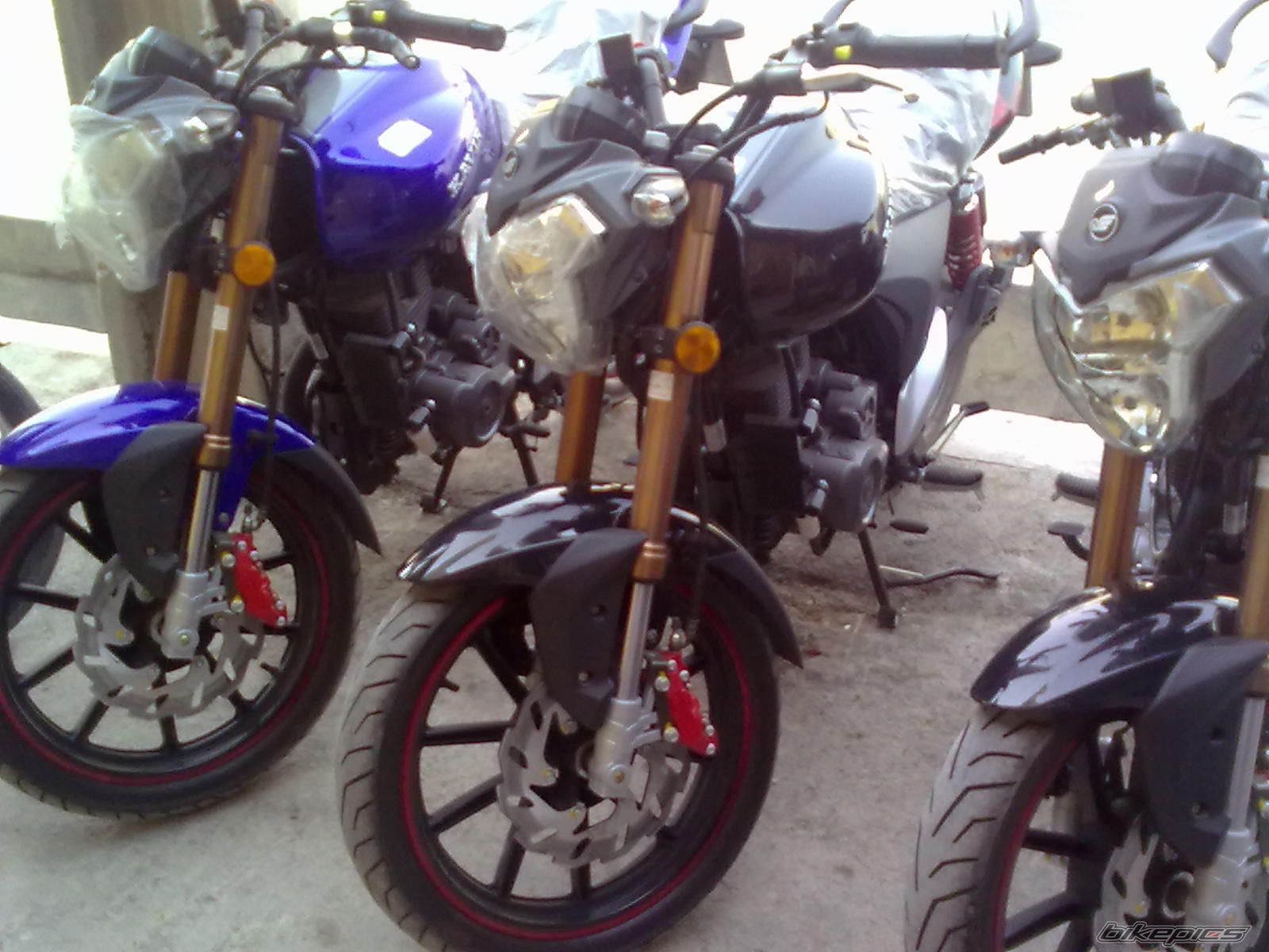 2012 BAJAJ PULSAR 220F | Picture 2264242 motorcycle photo