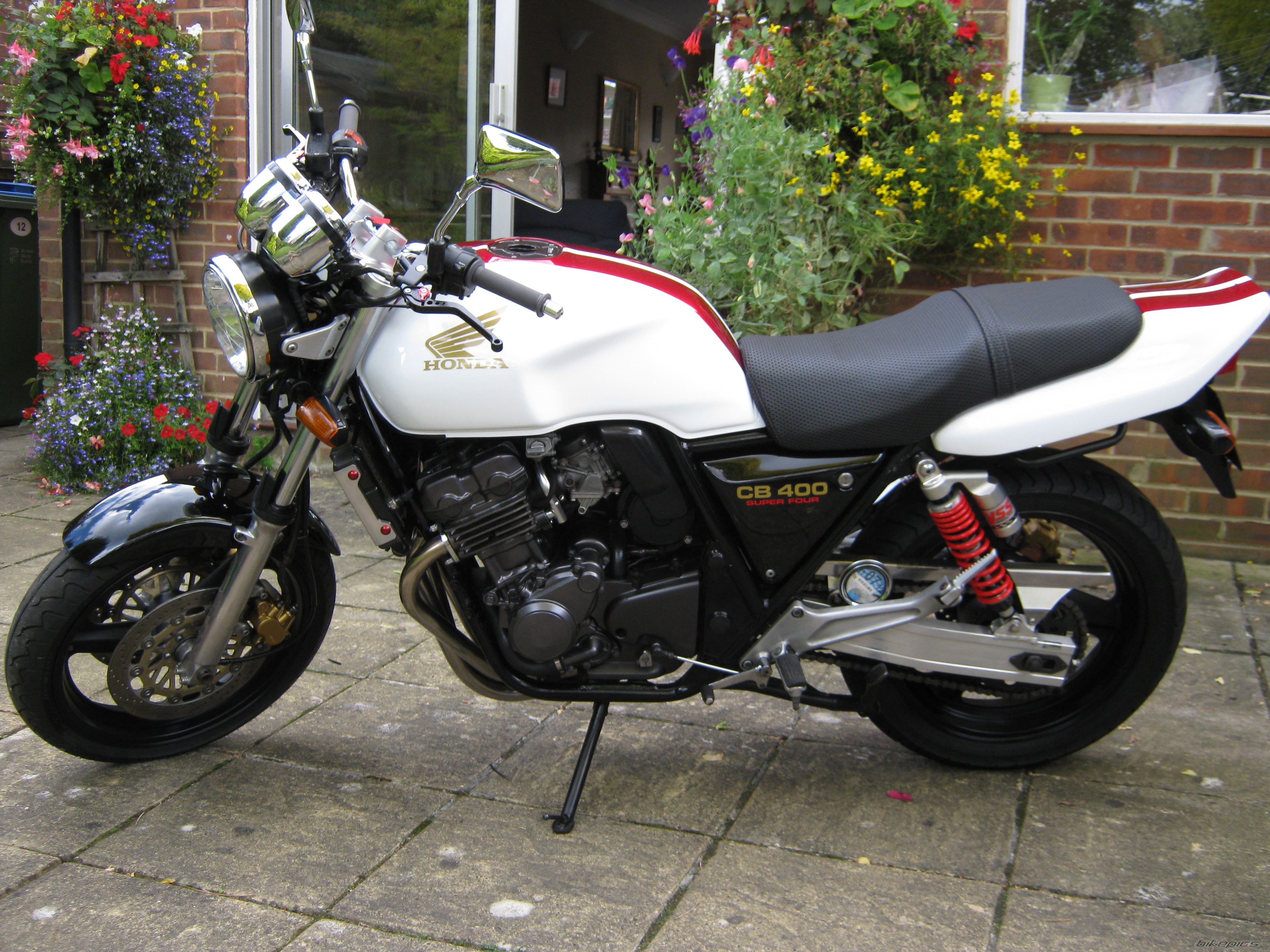 1993 HONDA CB400 SUPERFOUR | Picture 2265070 motorcycle photo