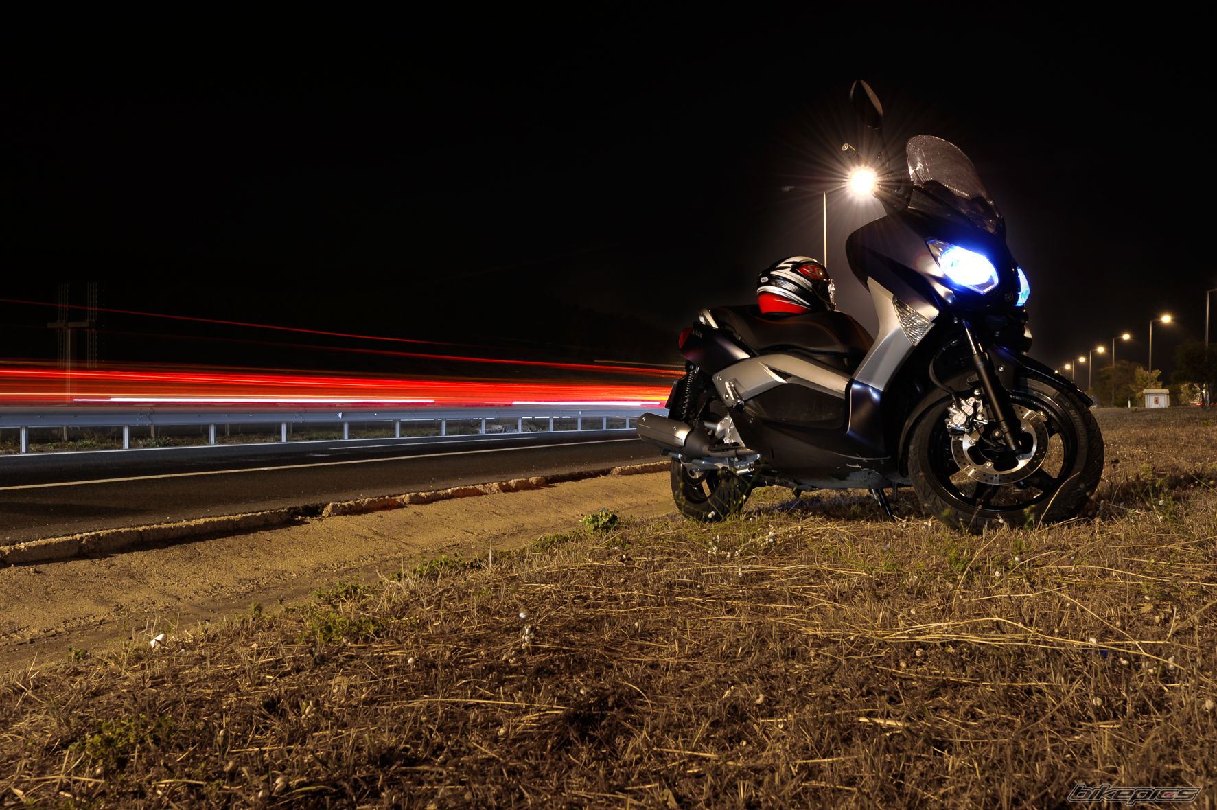 2011 YAMAHA XMAX | Picture 2266572 motorcycle photo