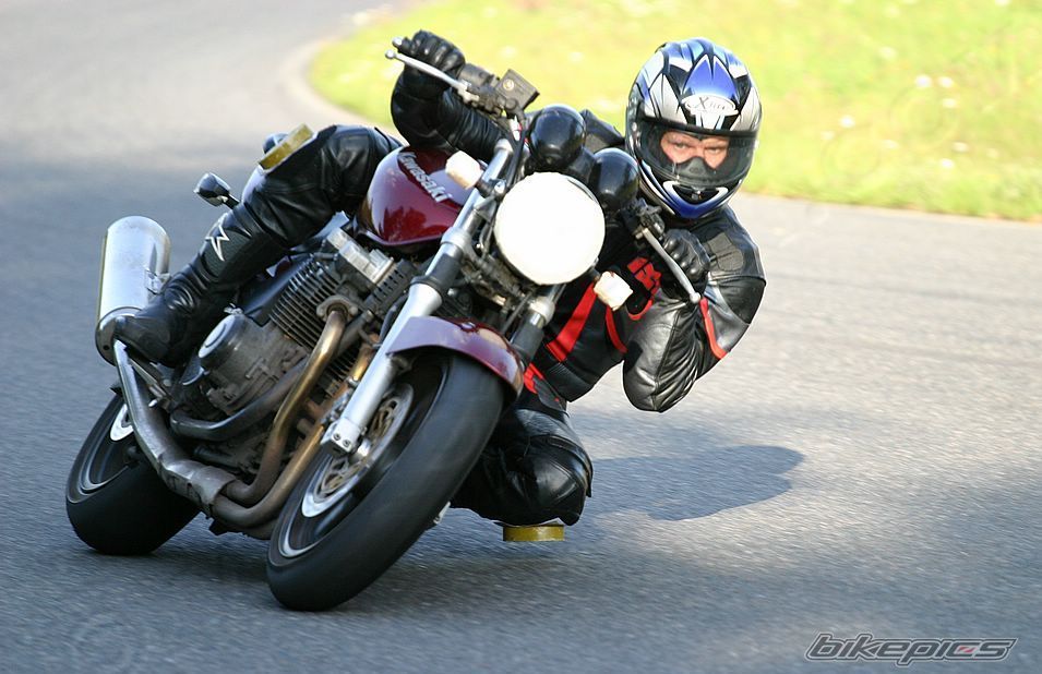 2000 KAWASAKI ZR 7 | Picture 2268923 motorcycle photo