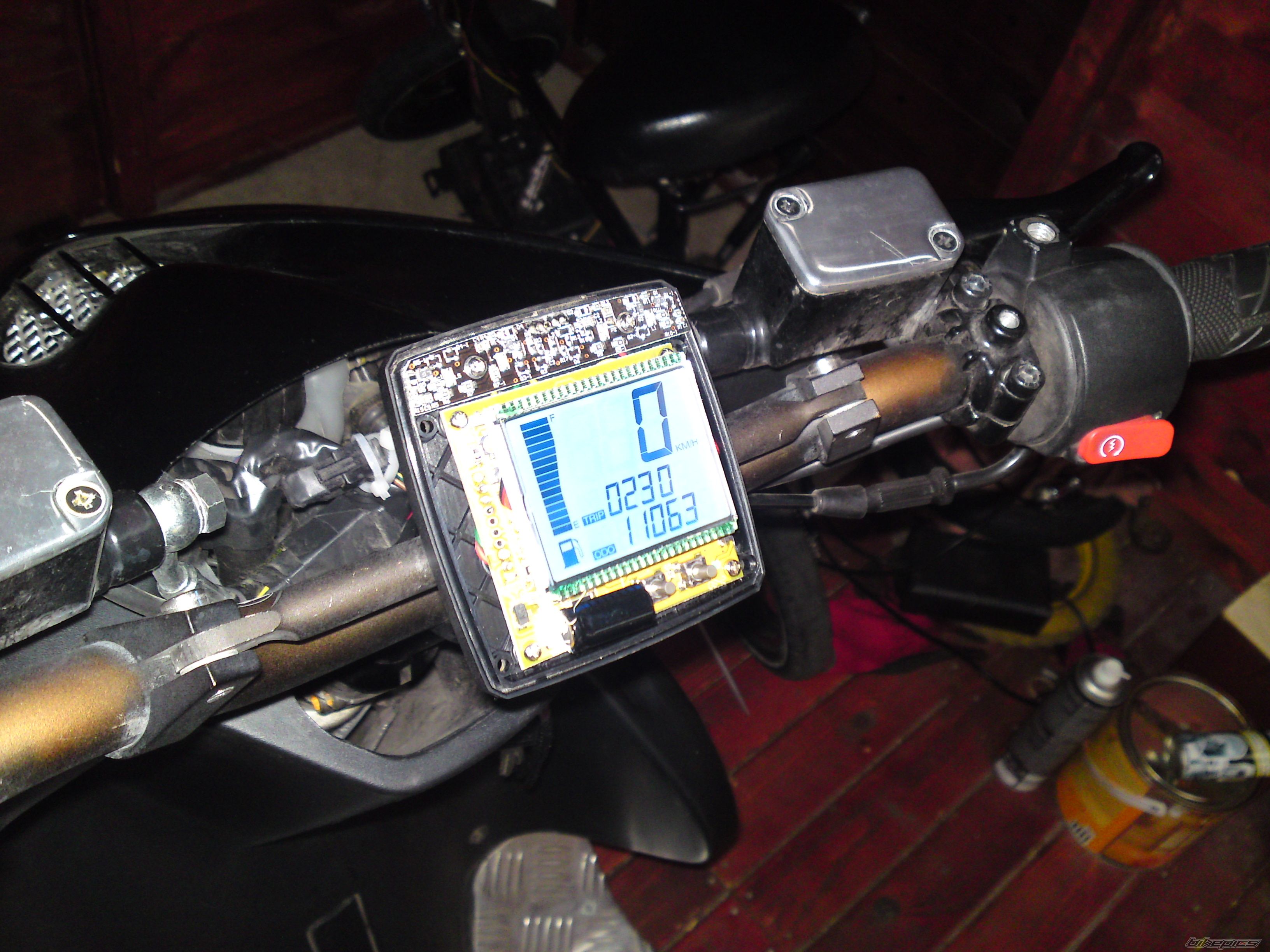 2010 YAMAHA AEROX 50 | Picture 2270188 motorcycle photo