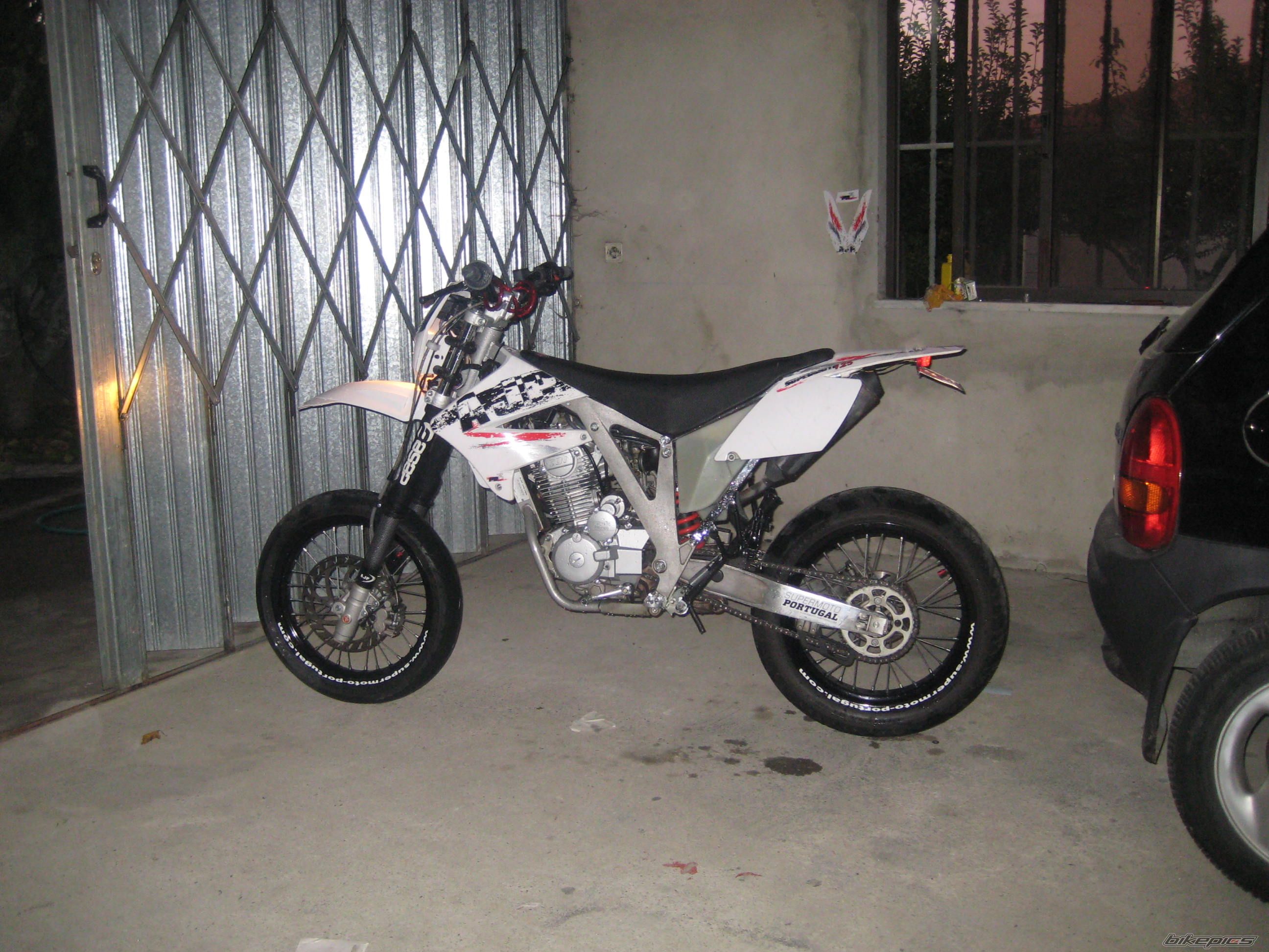 2010 AJP PR4 125 | Picture 2271409 motorcycle photo