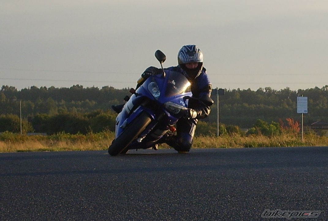 2001 YAMAHA YZF R1 | Picture 2271757 motorcycle photo