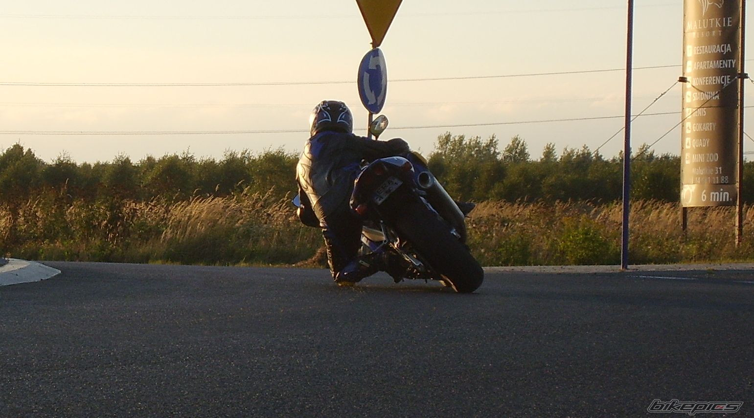 2001 YAMAHA YZF R1 | Picture 2271758 motorcycle photo