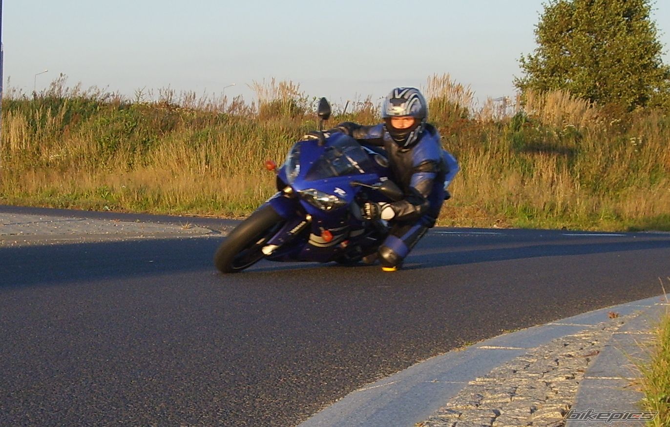 2001 YAMAHA YZF R1 | Picture 2271760 motorcycle photo