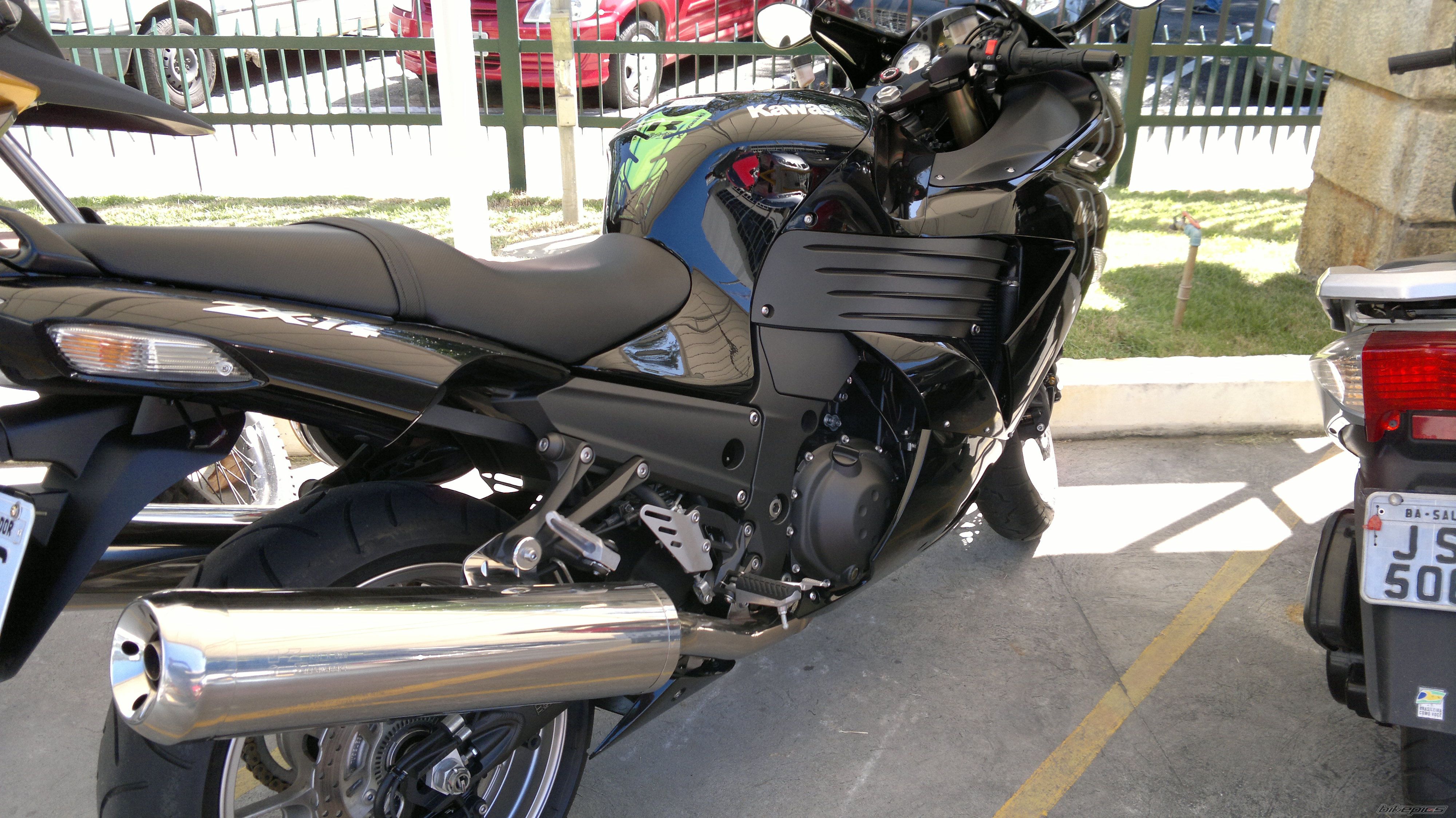 2010 KAWASAKI ZX14R | Picture 2272426 motorcycle photo