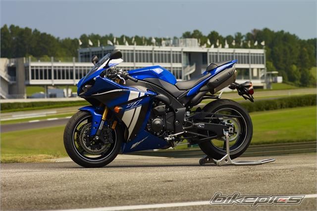 2012 YAMAHA YZF R1 | Picture 2273086 motorcycle photo