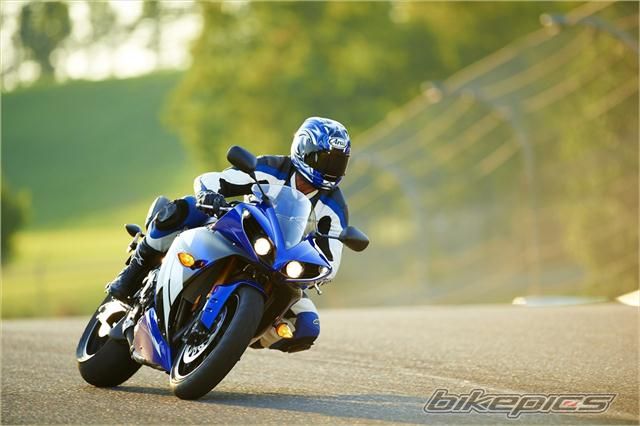2012 YAMAHA YZF R1 | Picture 2273093 motorcycle photo