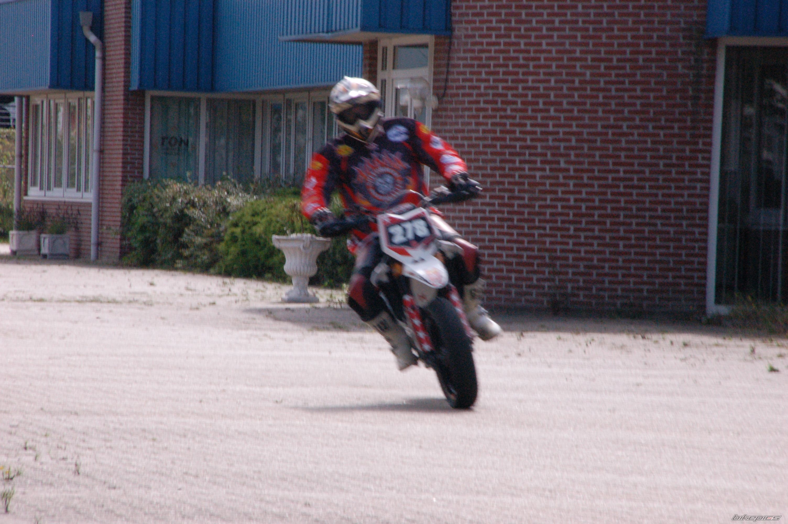 2008 HUSQVARNA SM 450 R | Picture 2273437 motorcycle photo