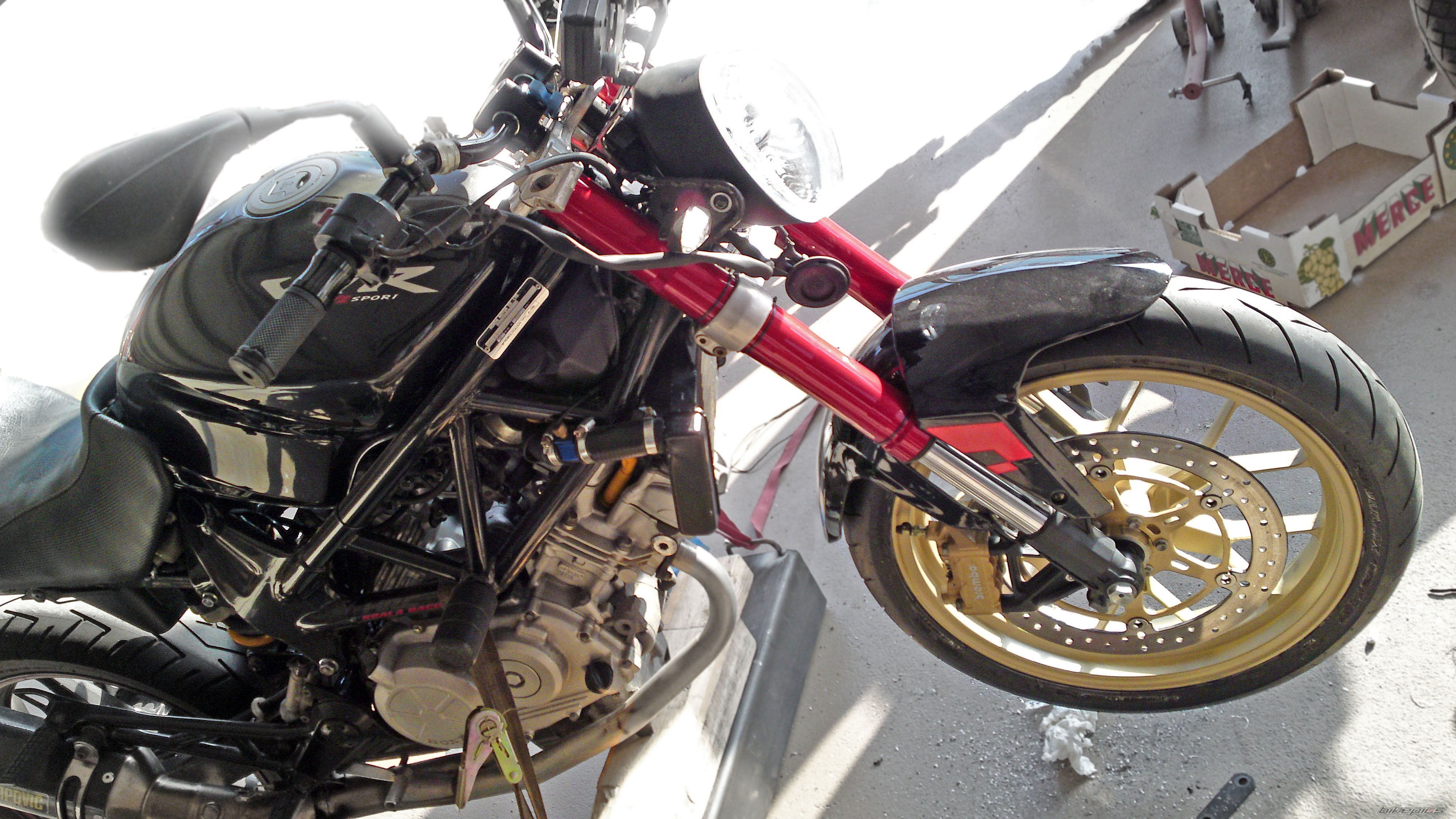 2001 HONDA VTR 250 | Picture 2276663 motorcycle photo