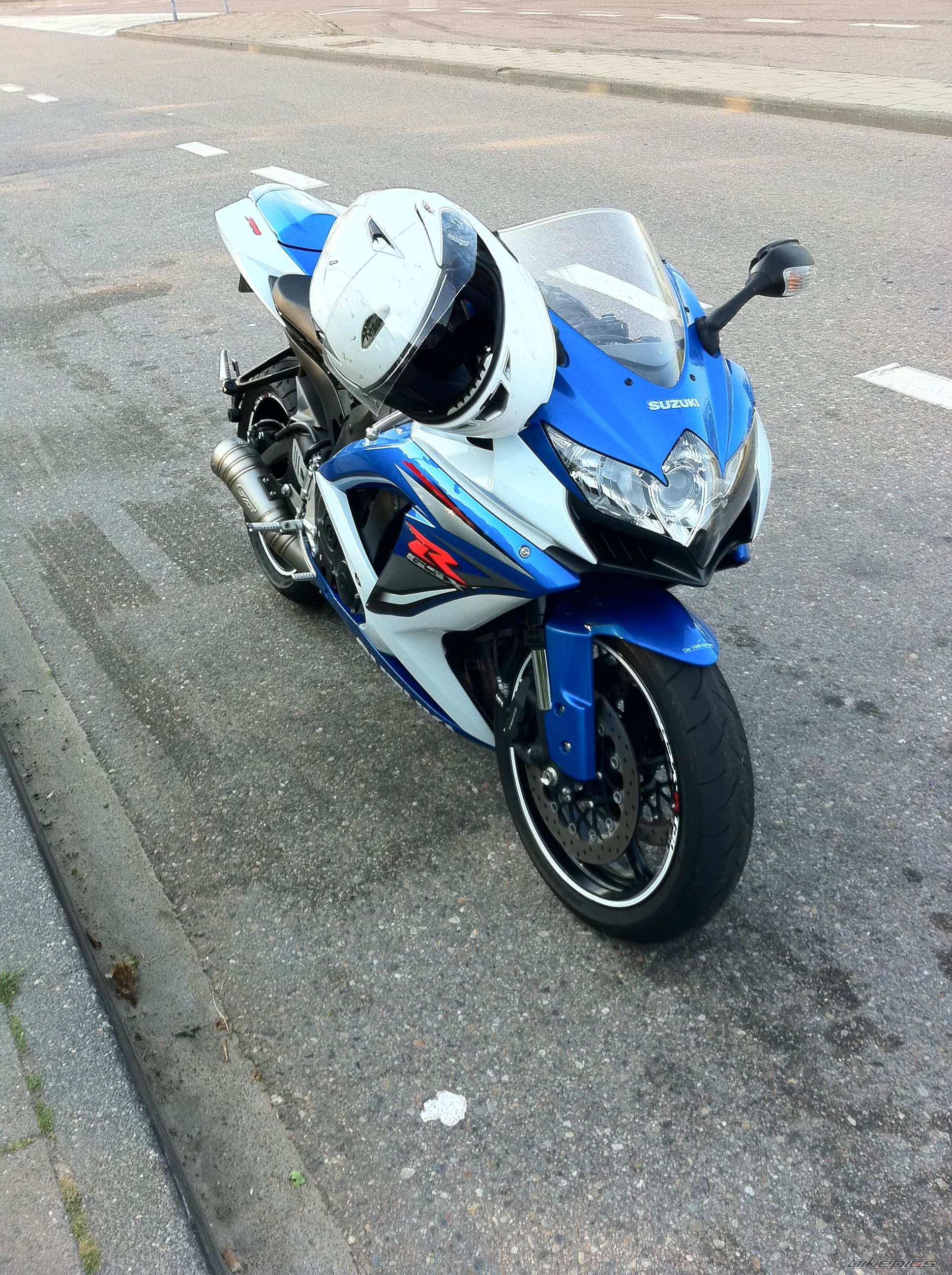 2010 SUZUKI GSX R 750 | Picture 2276809 motorcycle photo