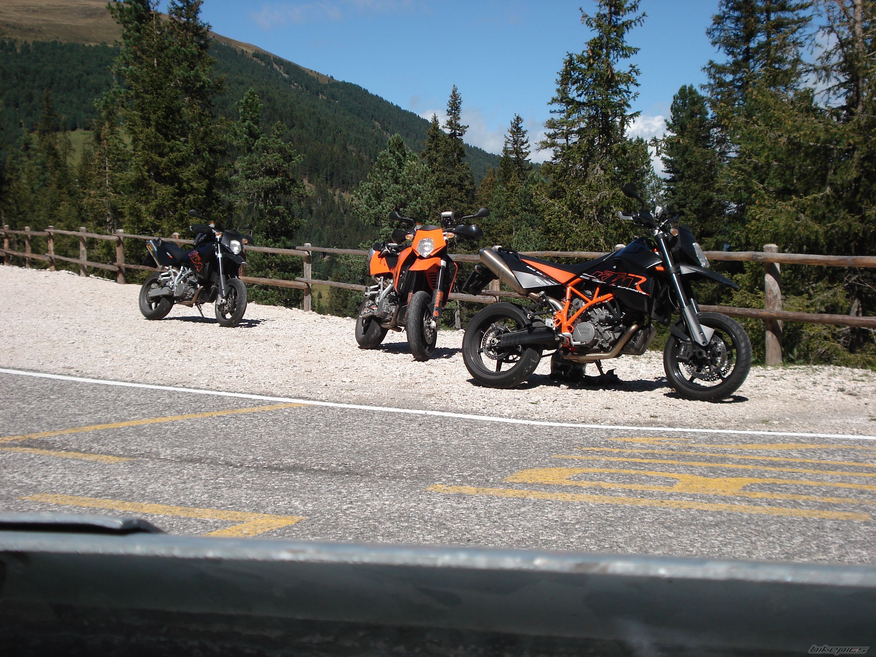 2008 KTM 950 SUPERMOTO | Picture 2279130 motorcycle photo