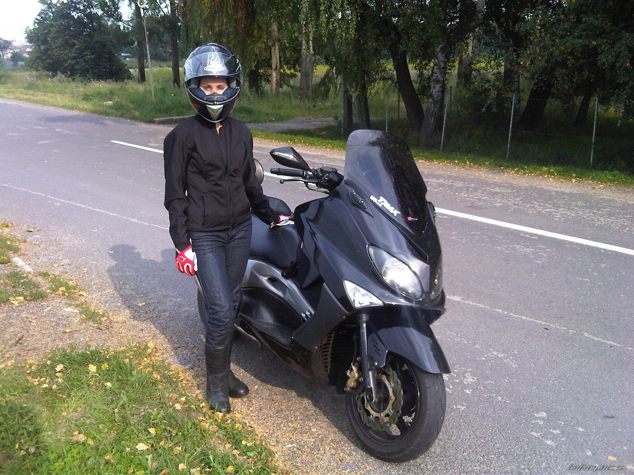 2004 YAMAHA TMAX 500 | Picture 2280024 motorcycle photo