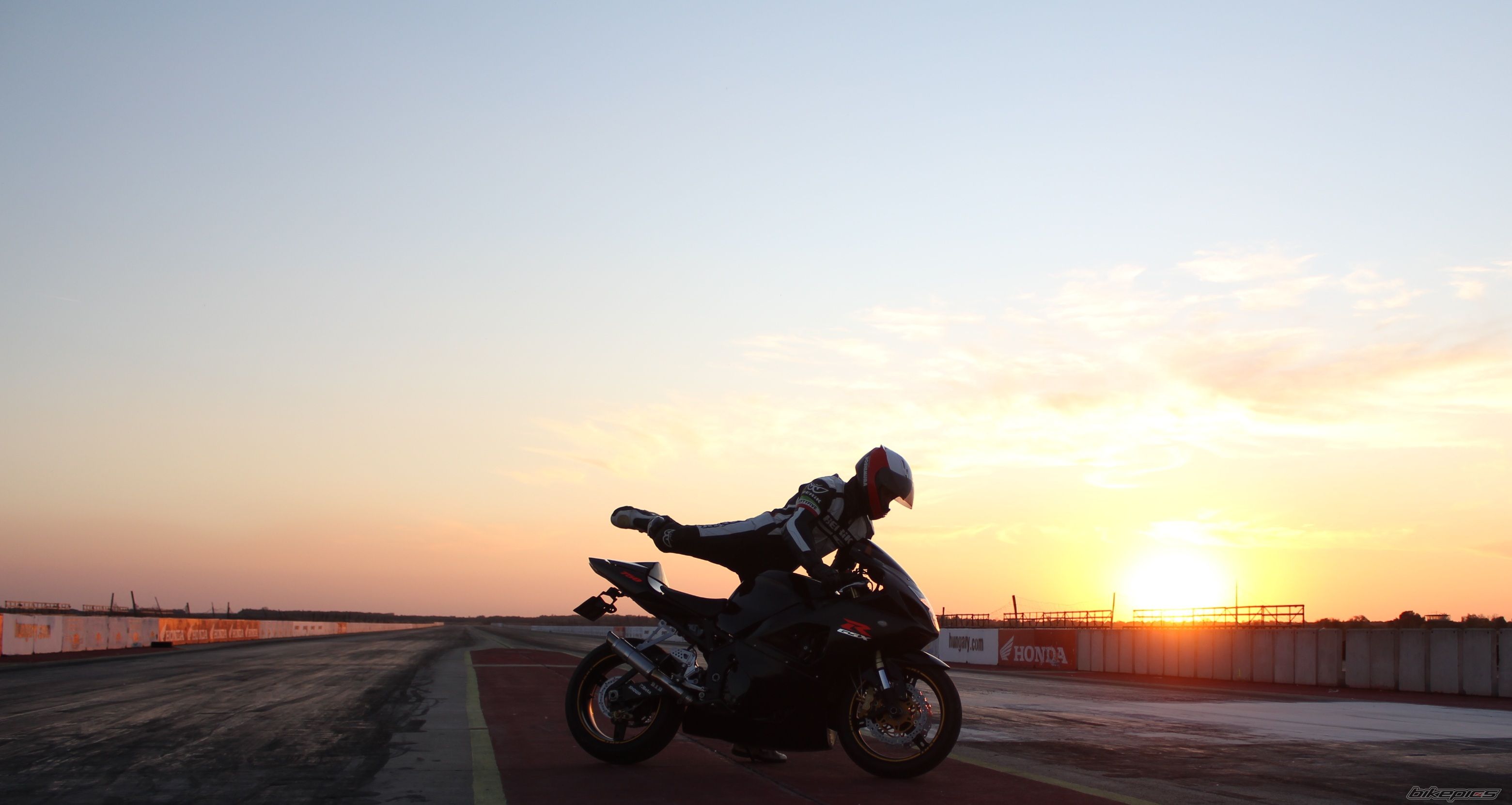 2004 SUZUKI GSX R 750 | Picture 2281214 motorcycle photo
