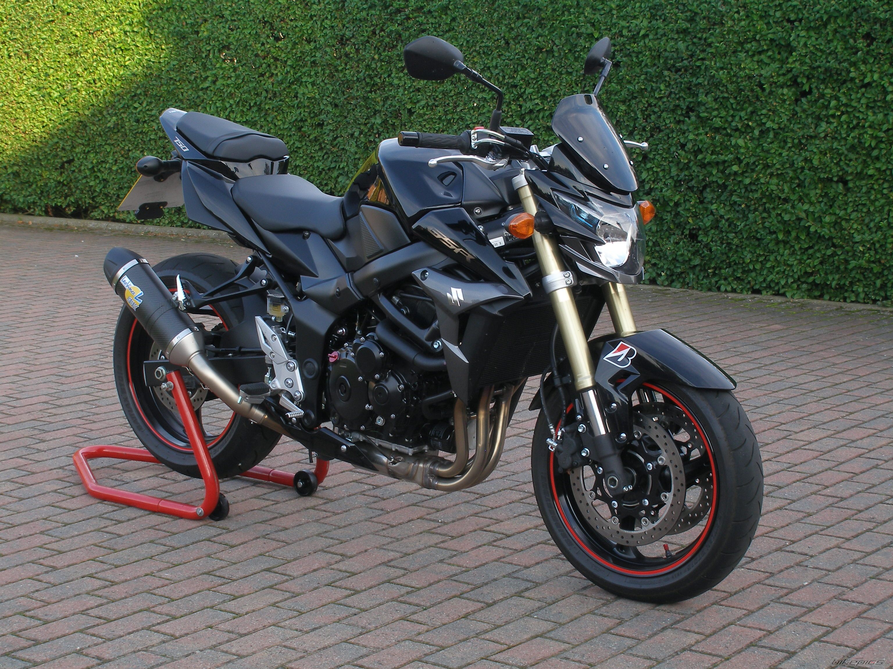 2011 SUZUKI GSR 750 | Picture 2281939 motorcycle photo