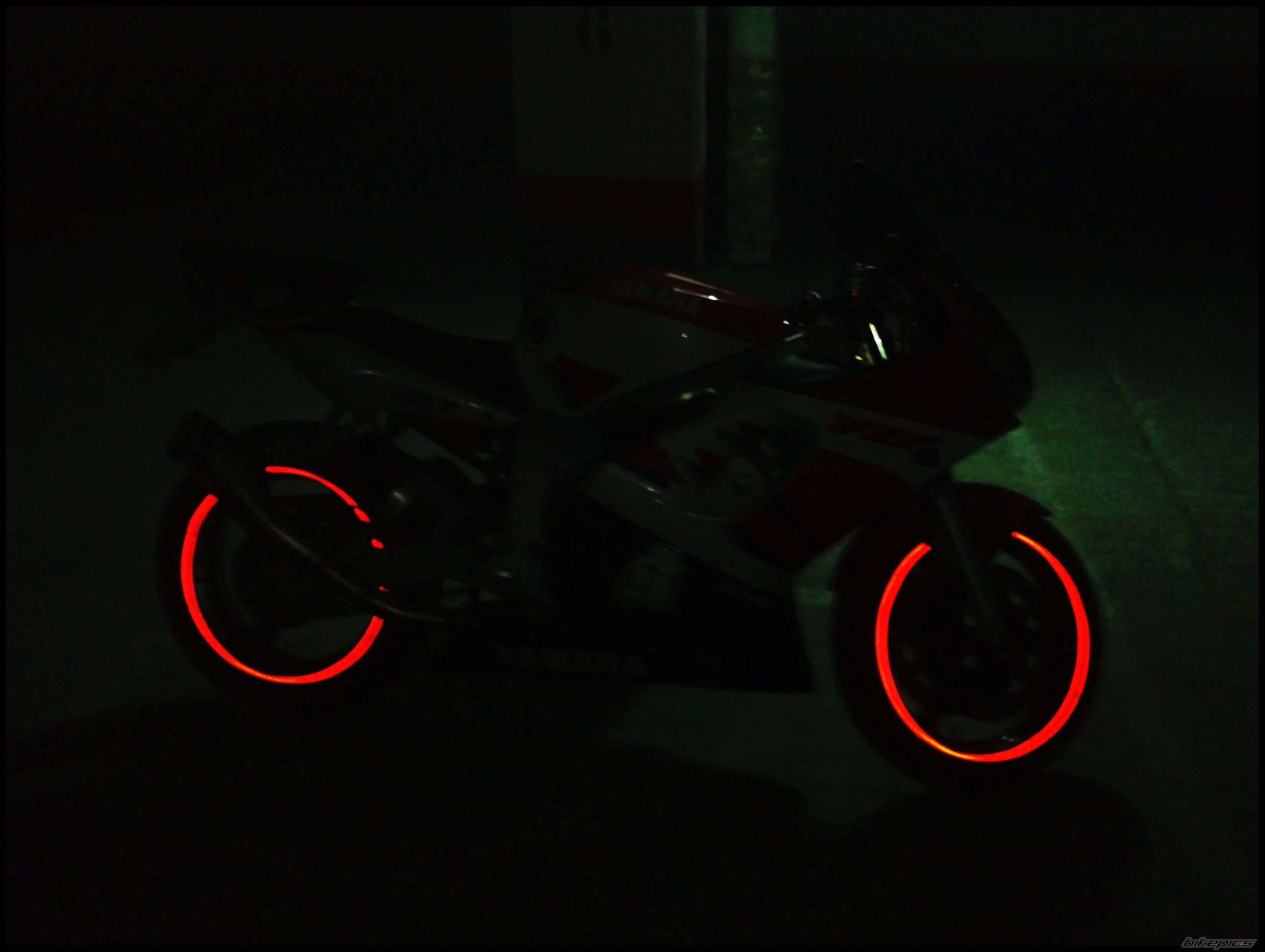 2000 YAMAHA YZF R6 | Picture 2286130 motorcycle photo