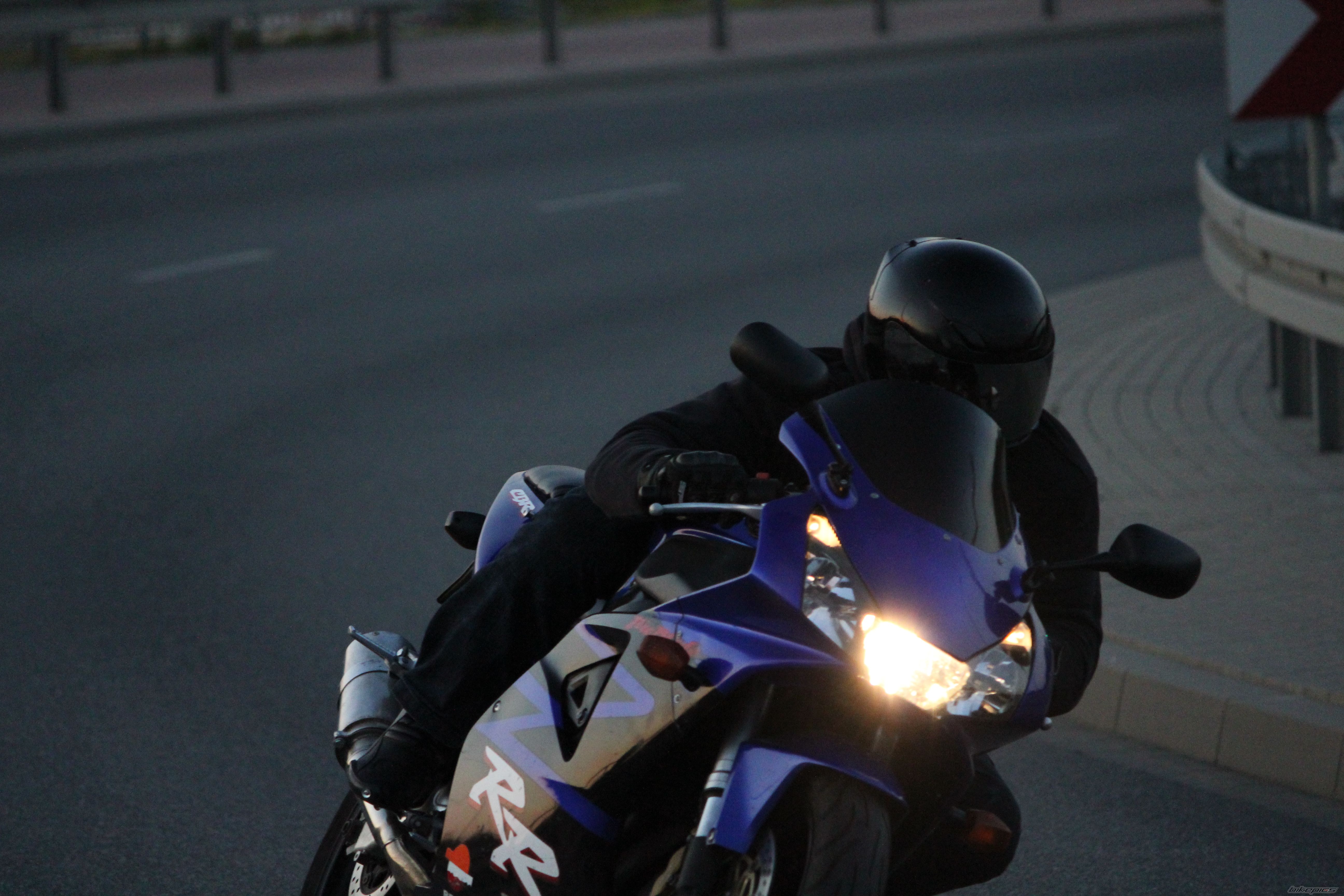2002 HONDA CBR 954RR FIREBLADE | Picture 2289239 motorcycle photo