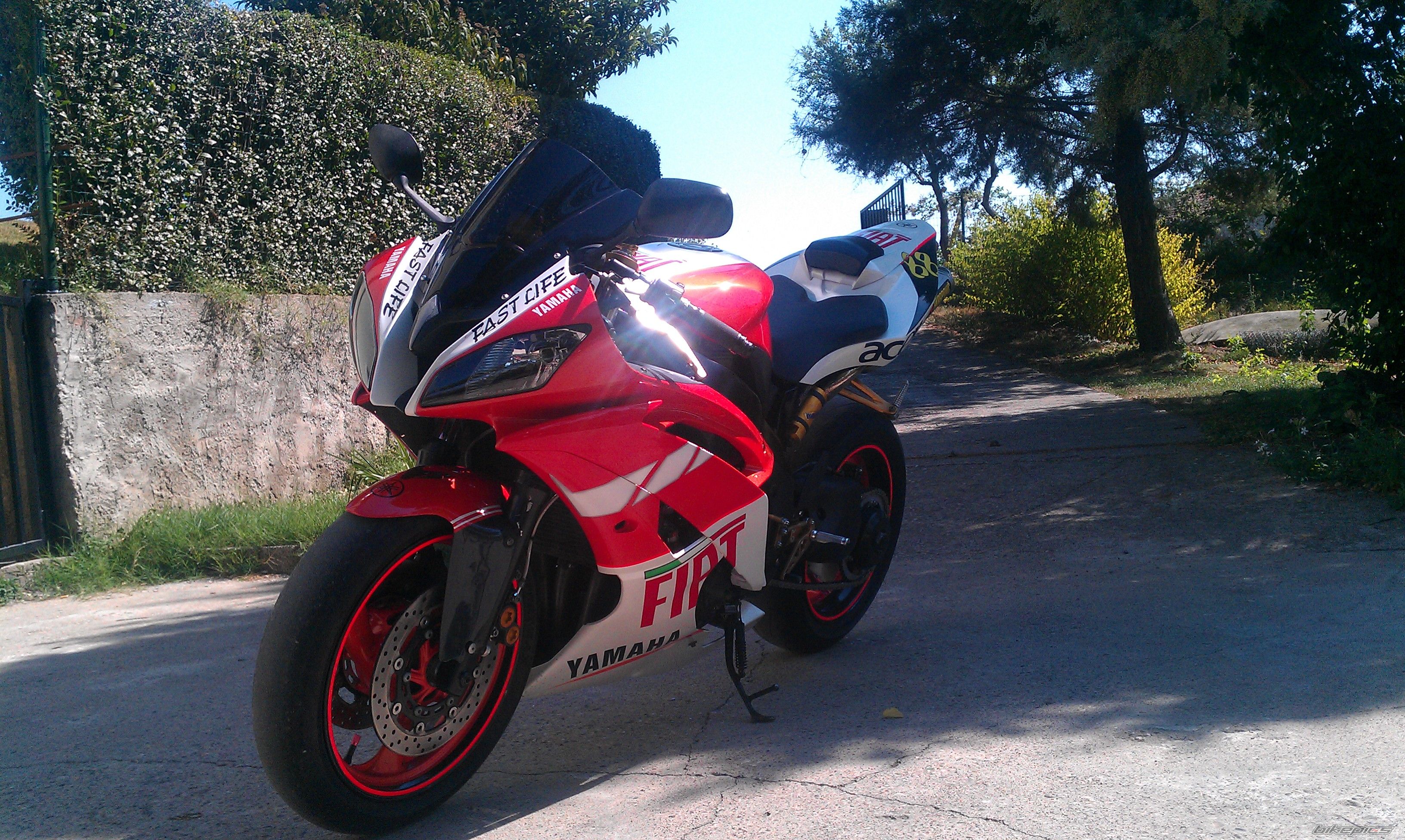 2012 YAMAHA YZF R1 | Picture 2290932 motorcycle photo