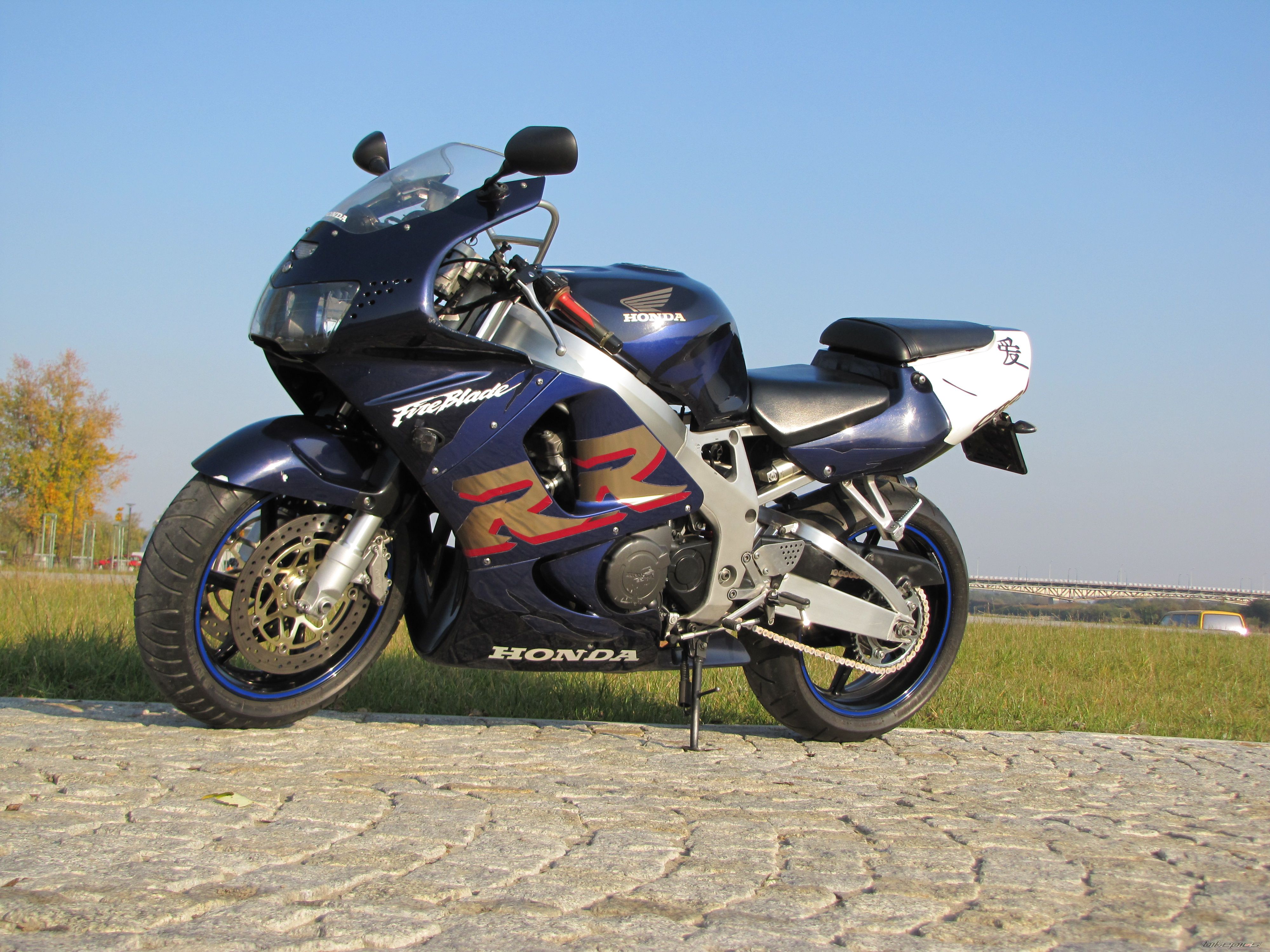 1999 HONDA CBR 900 | Picture 2292504 motorcycle photo