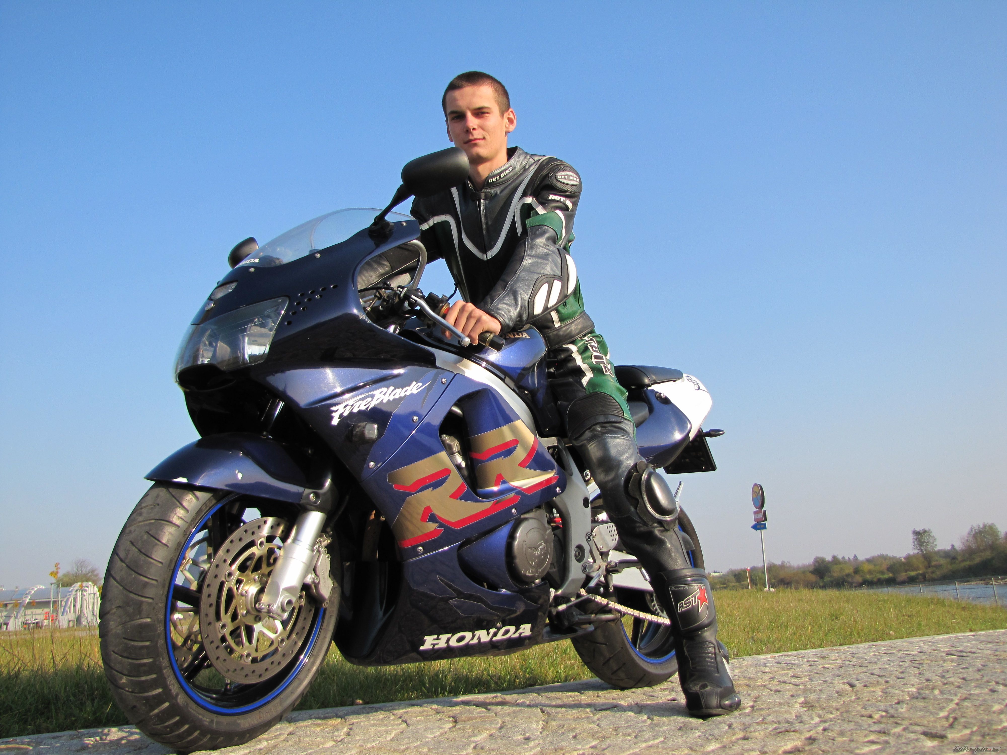 1999 HONDA CBR 900 | Picture 2292515 motorcycle photo