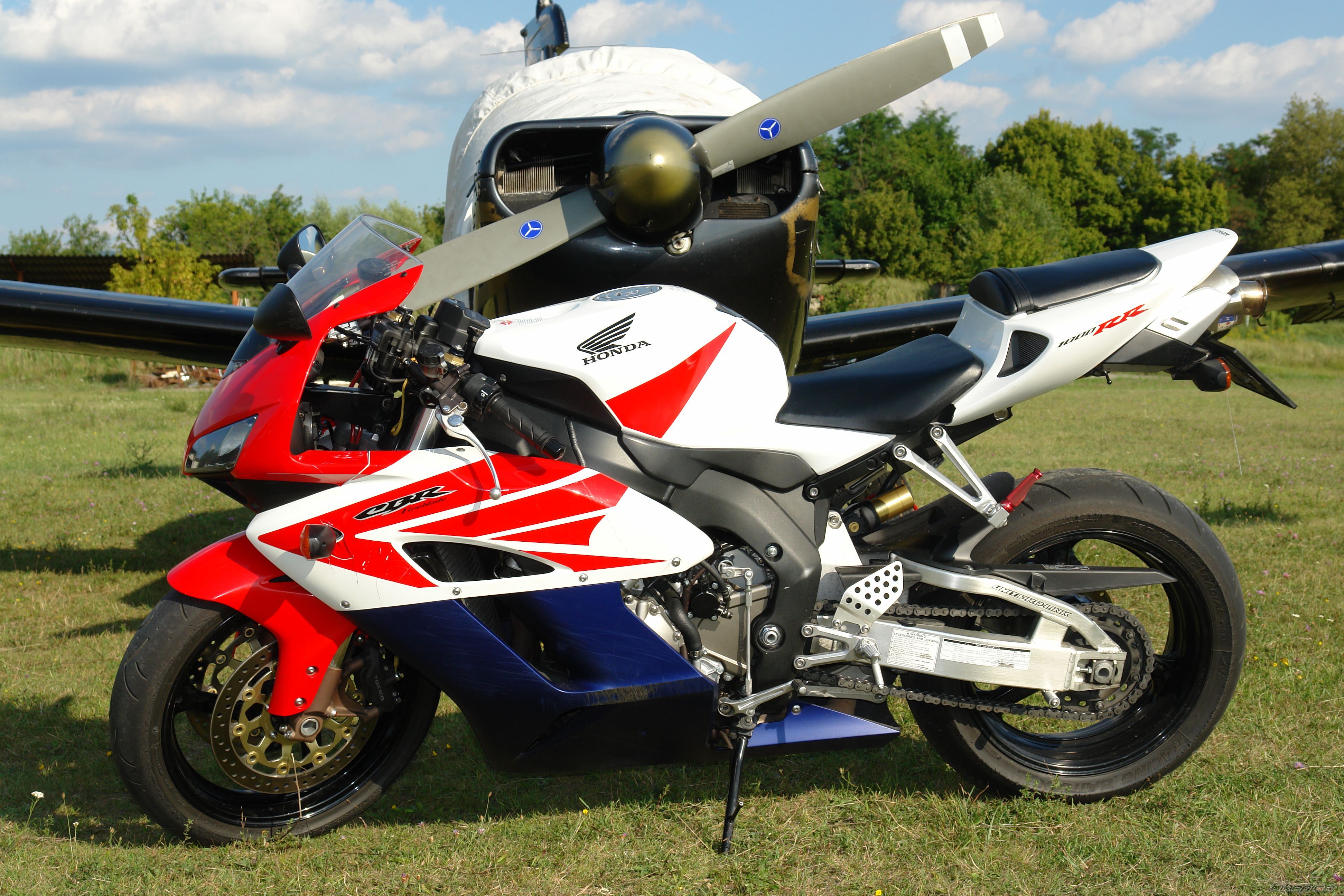 2004 HONDA CBR 1000  RR | Picture 2292552 motorcycle photo