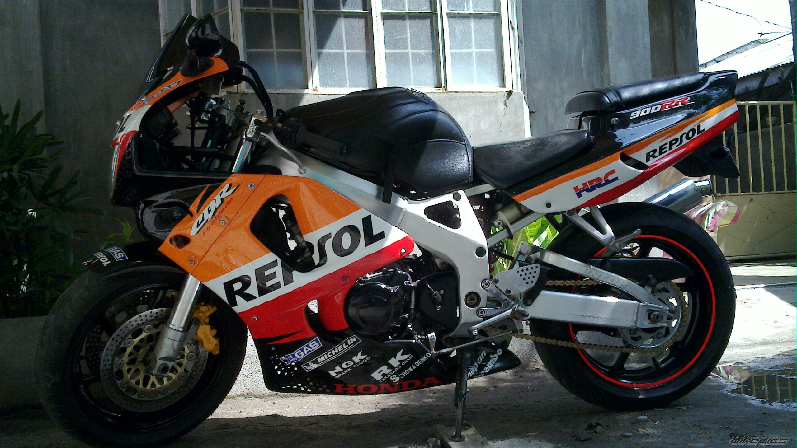 1996 HONDA CBR 900RR FIREBLADE | Picture 2293142 motorcycle photo