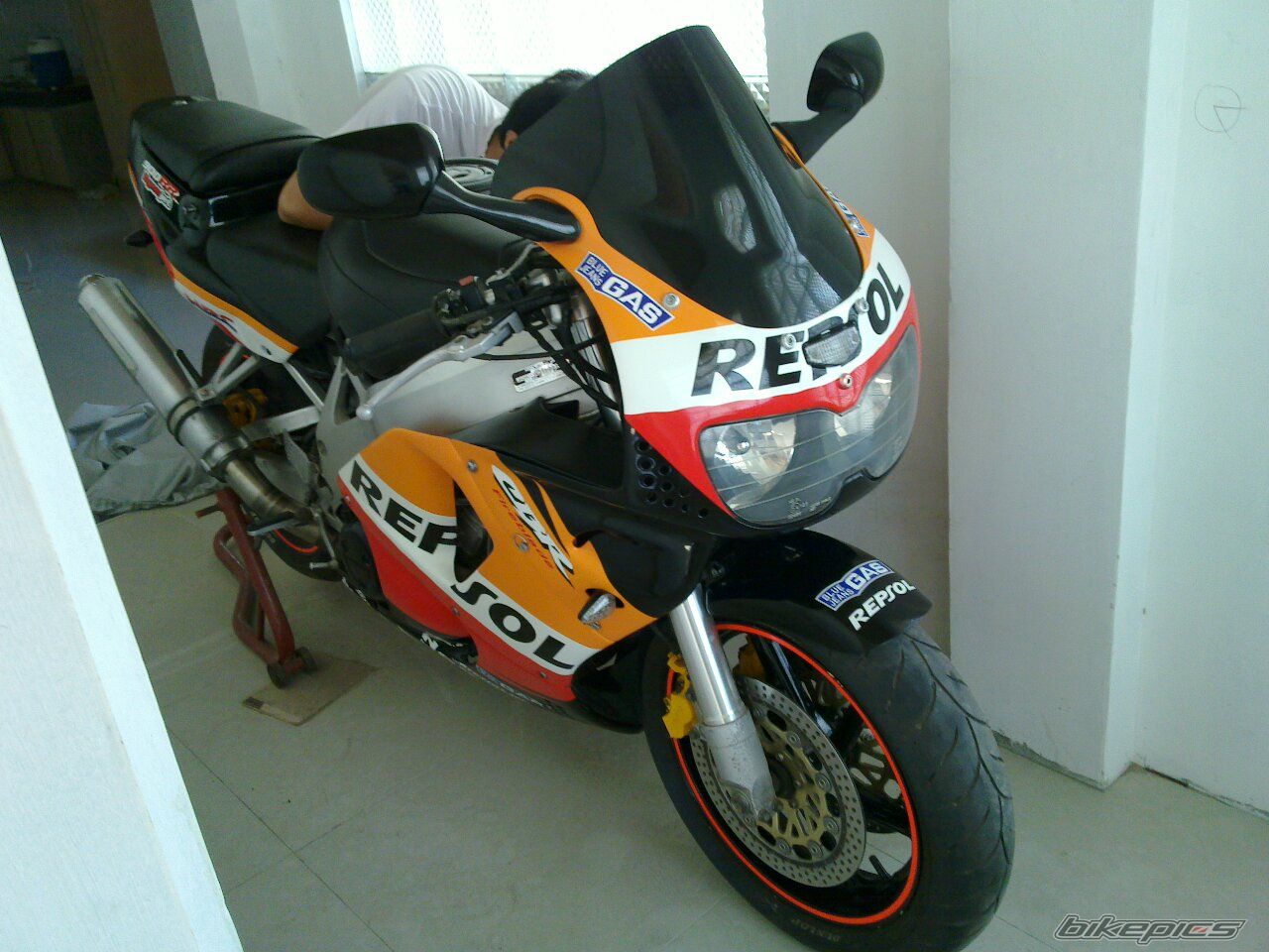 1996 HONDA CBR 900RR FIREBLADE | Picture 2293379 motorcycle photo