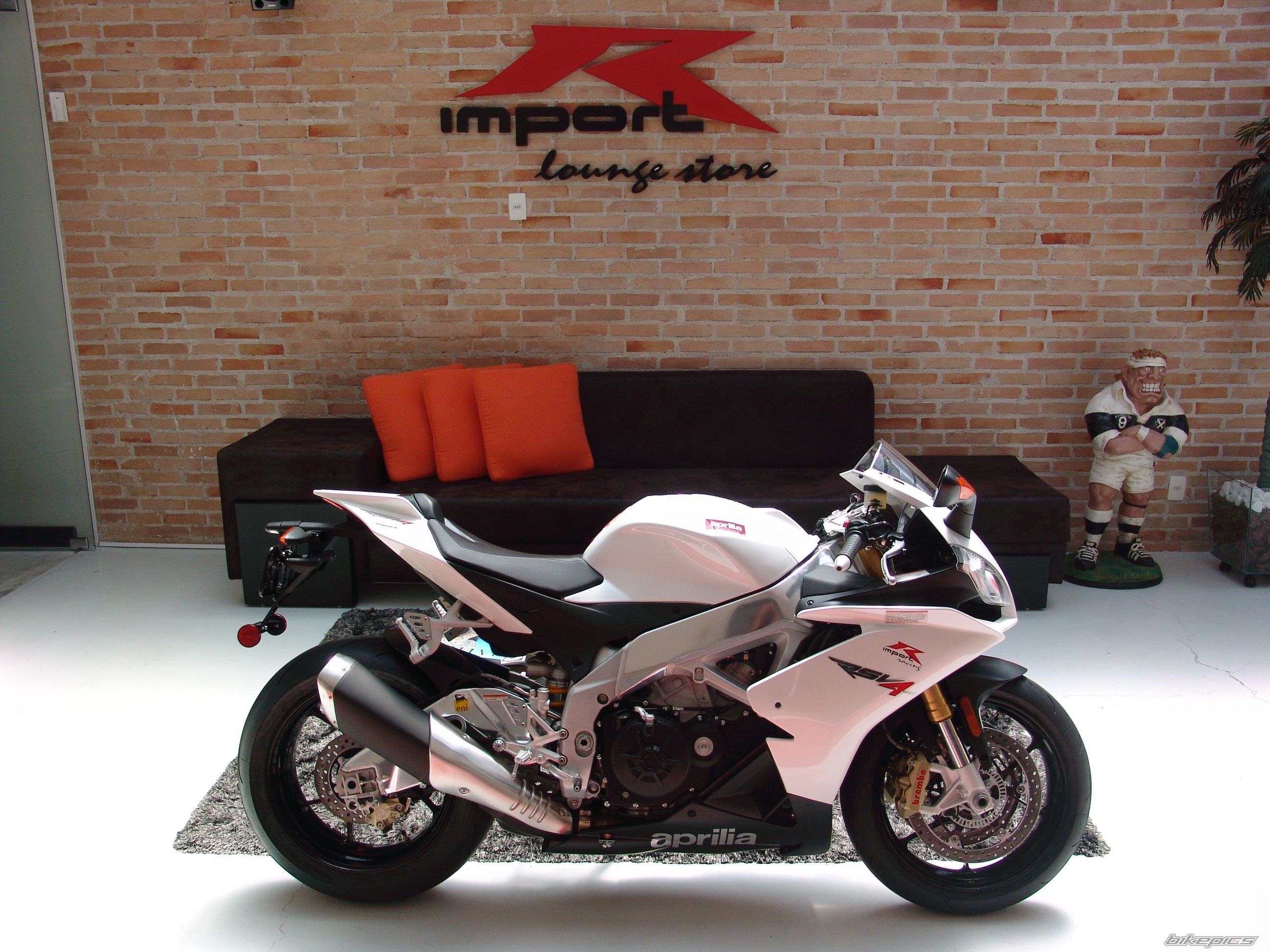 2011 APRILIA RSV4 | Picture 2294405 motorcycle photo