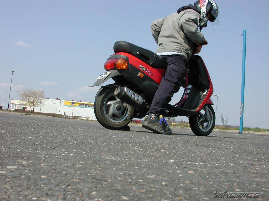2001 PIAGGIO ZIP | Picture 22946 motorcycle photo