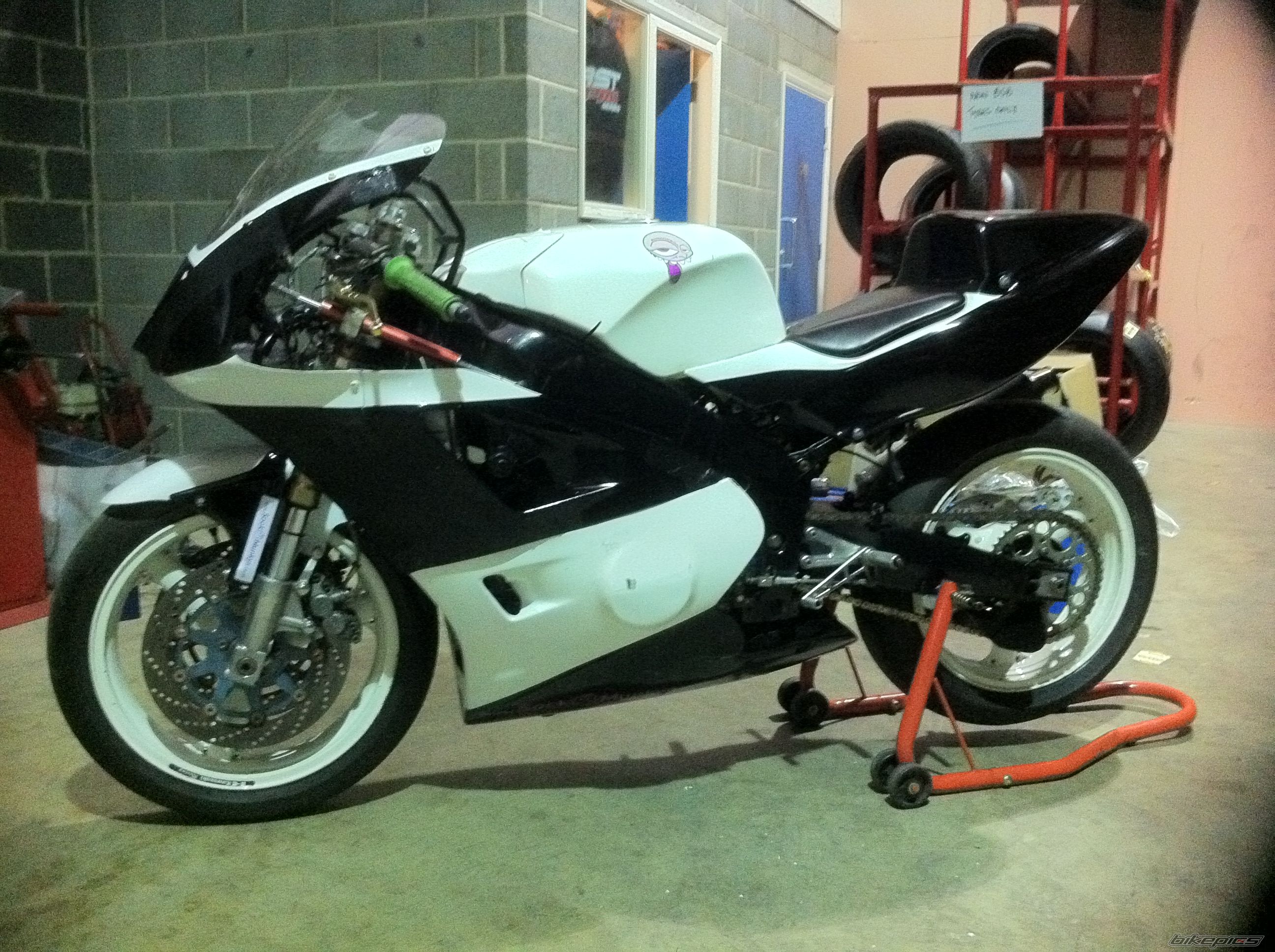 1992 KAWASAKI ZXR 400 | Picture 2294948 motorcycle photo
