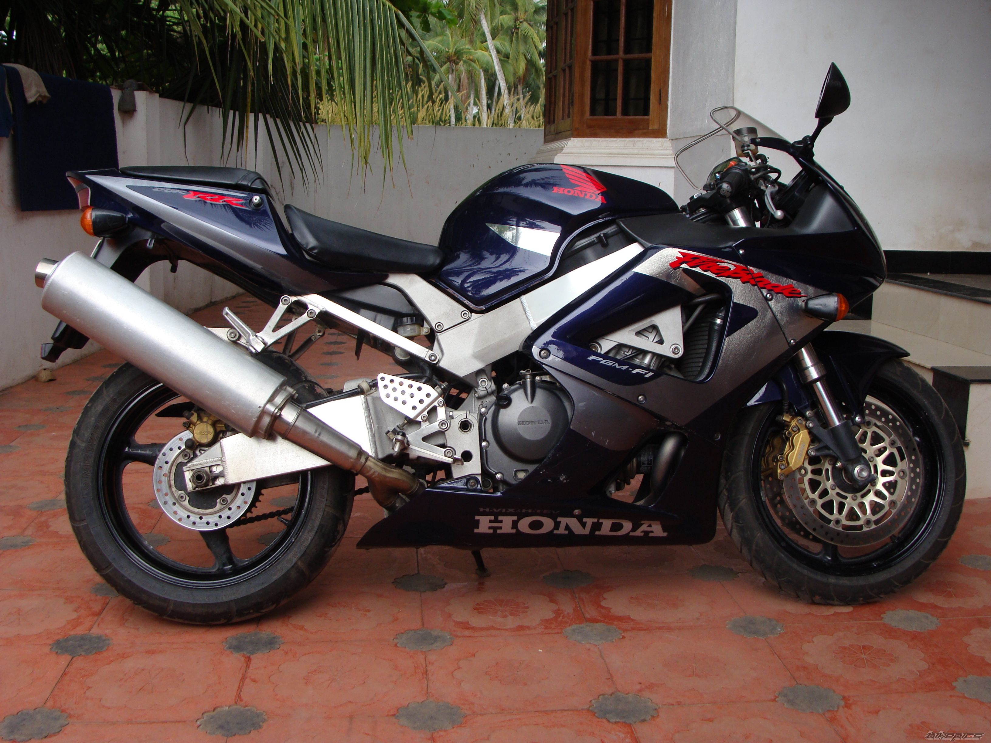 2001 HONDA CBR 929RR FIREBLADE | Picture 2295681 motorcycle photo