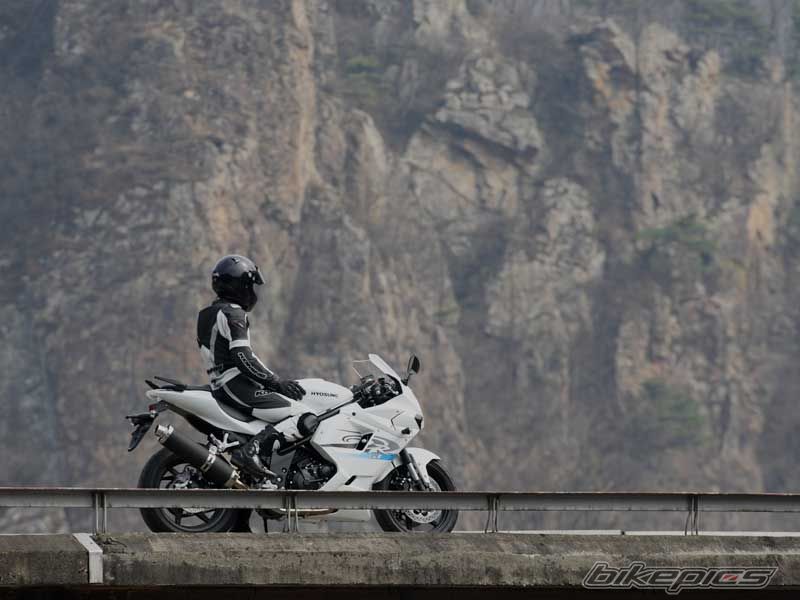 2010 HYOSUNG GT 650R | Picture 2297174 motorcycle photo