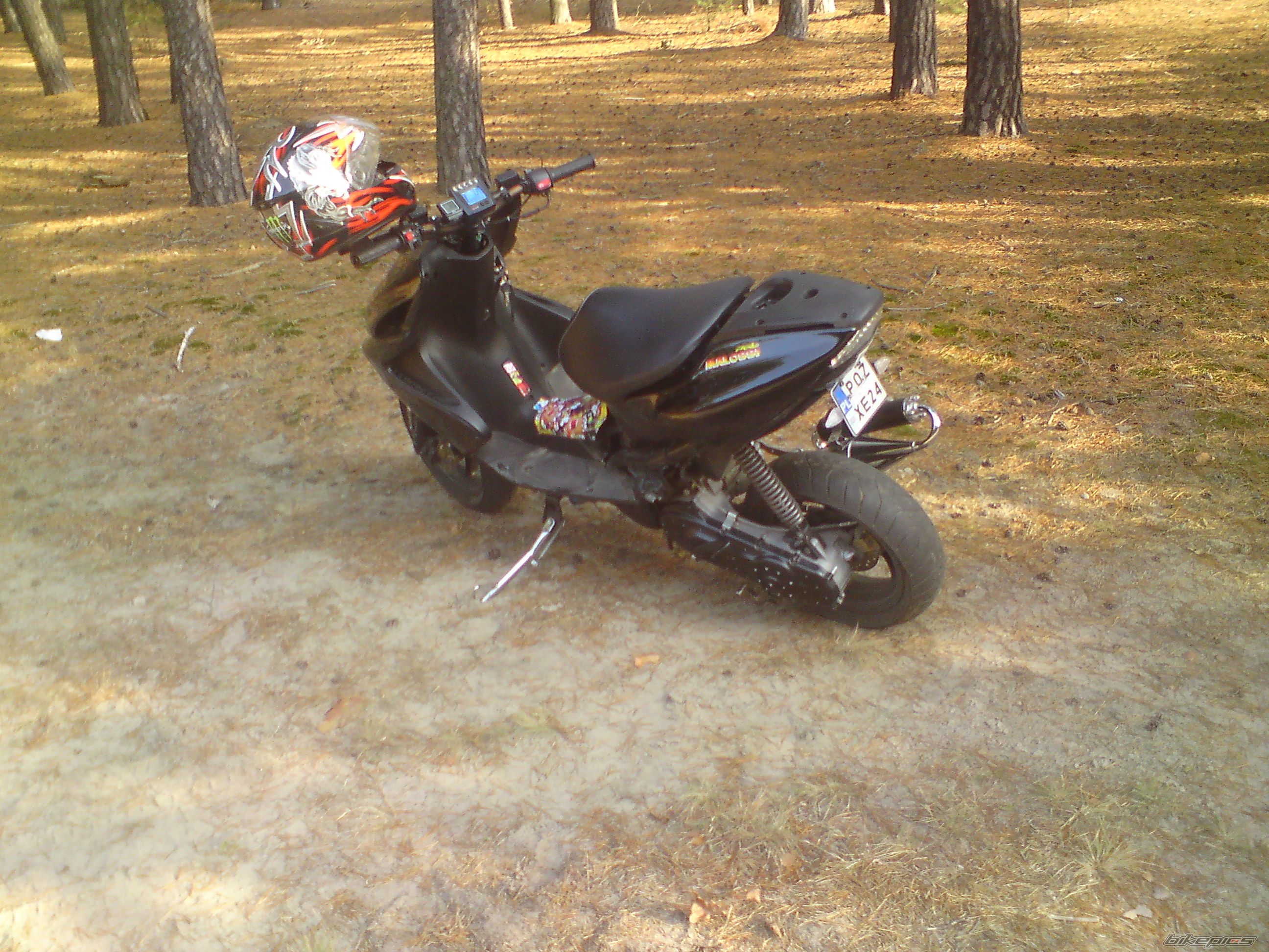 2010 YAMAHA AEROX 50 | Picture 2297526 motorcycle photo