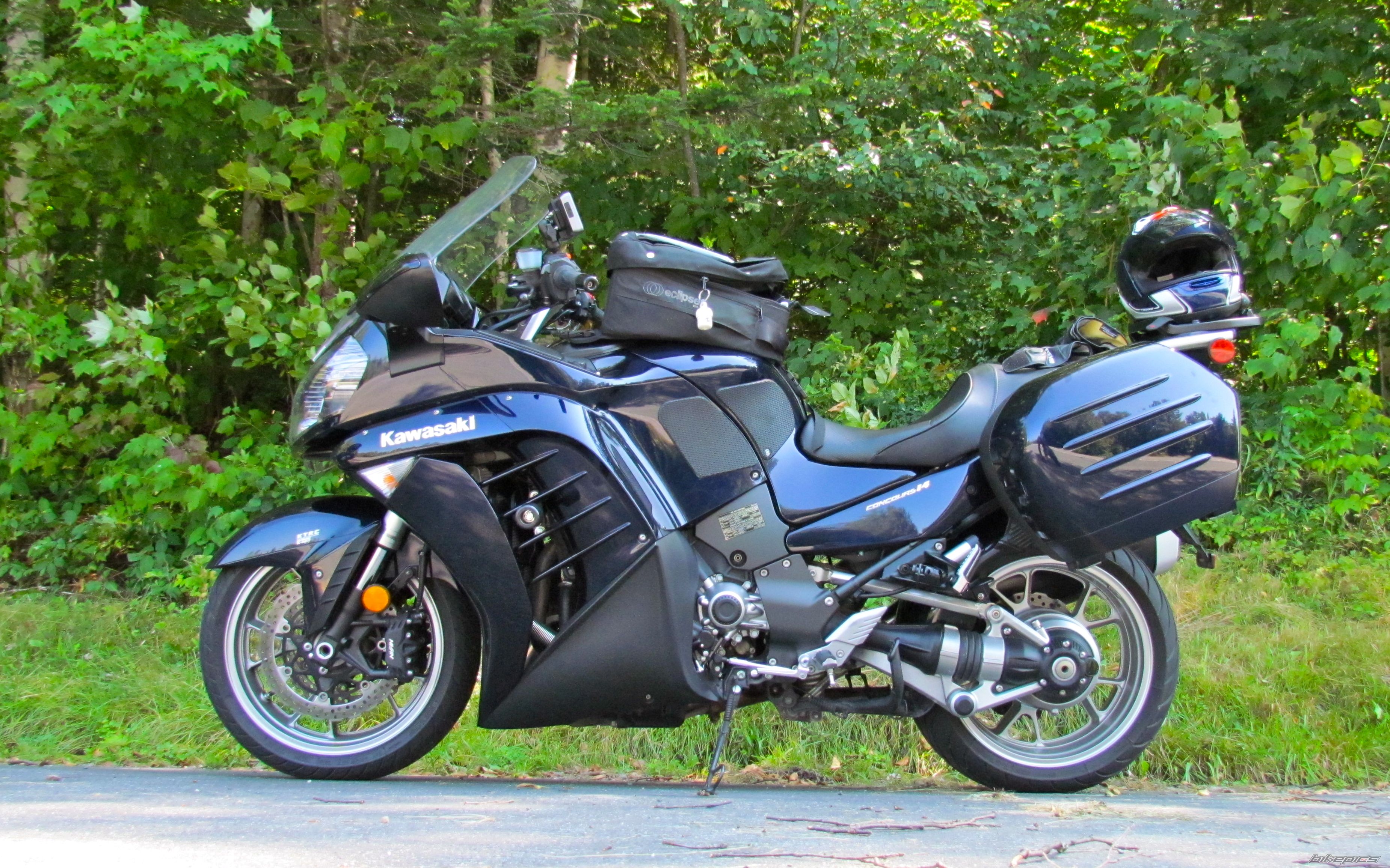 2010 KAWASAKI GTR1400 | Picture 2300057 motorcycle photo