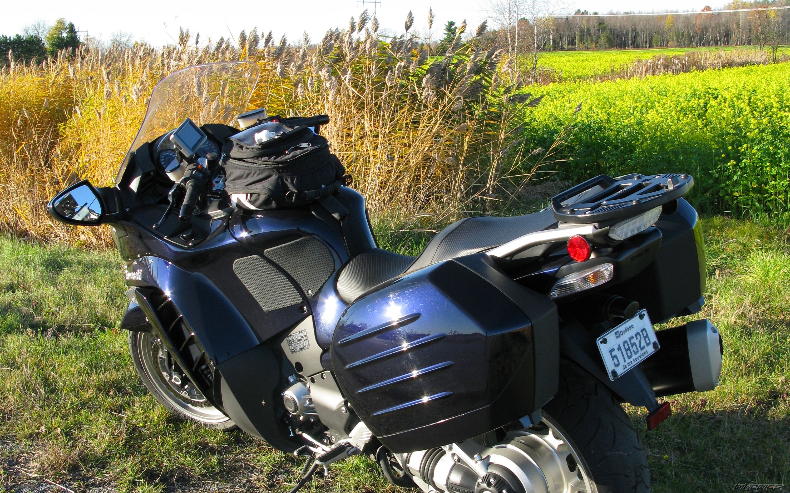 2010 KAWASAKI GTR1400 | Picture 2300062 motorcycle photo